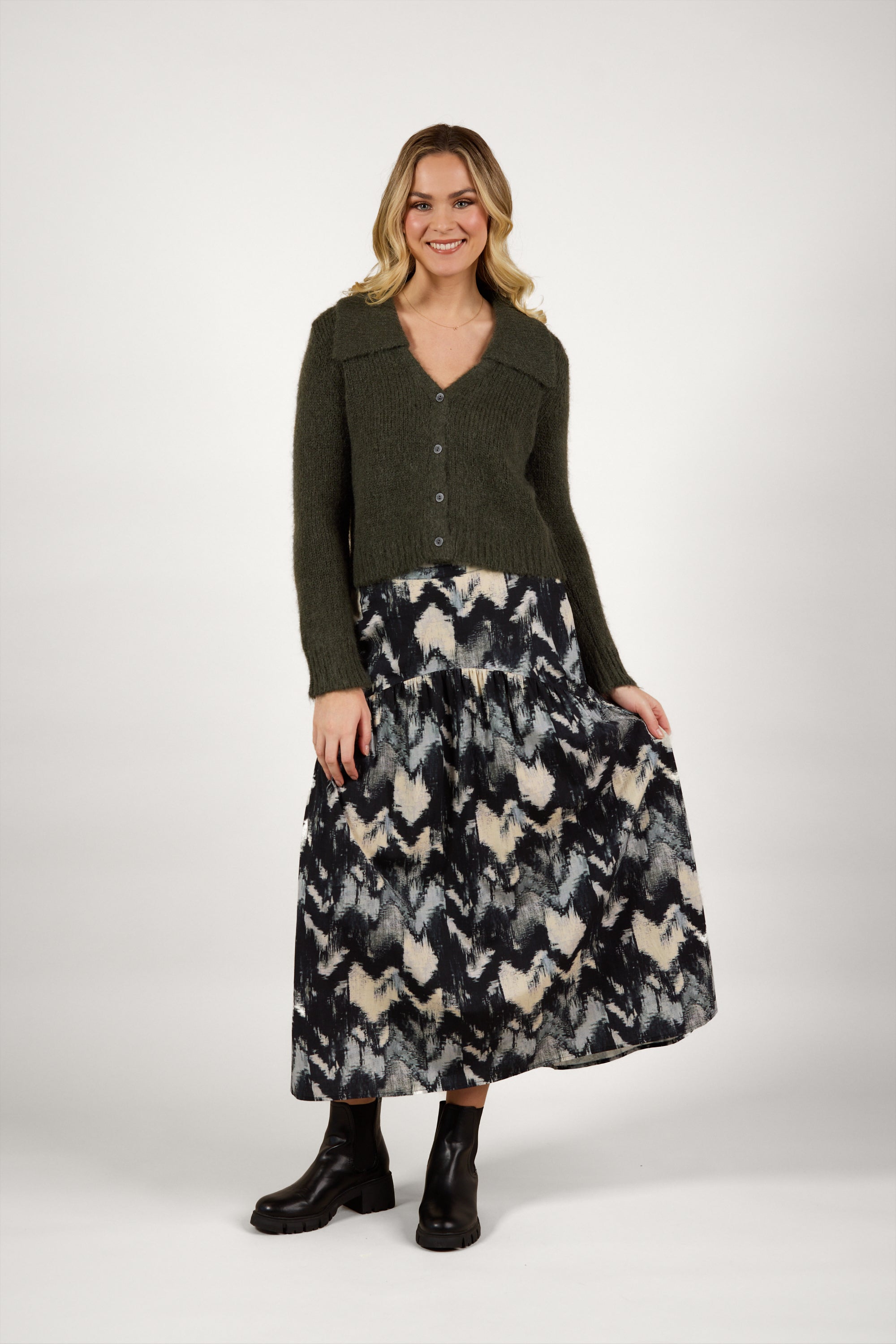 K2003 Vera Cardi - Hunter - Knewe Label