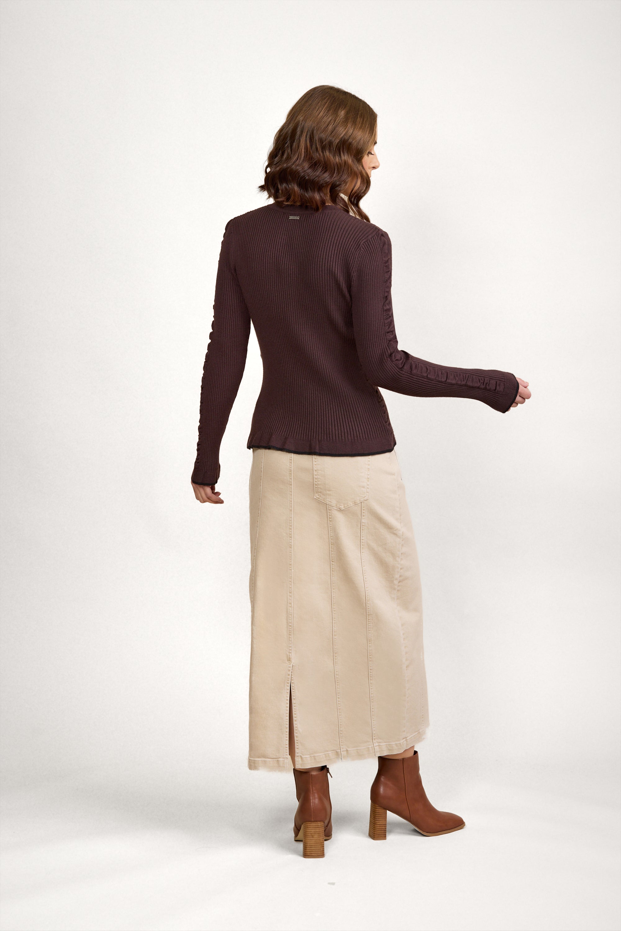 K2031 Luxe Sweater - Chocolate/Black - Knewe Label