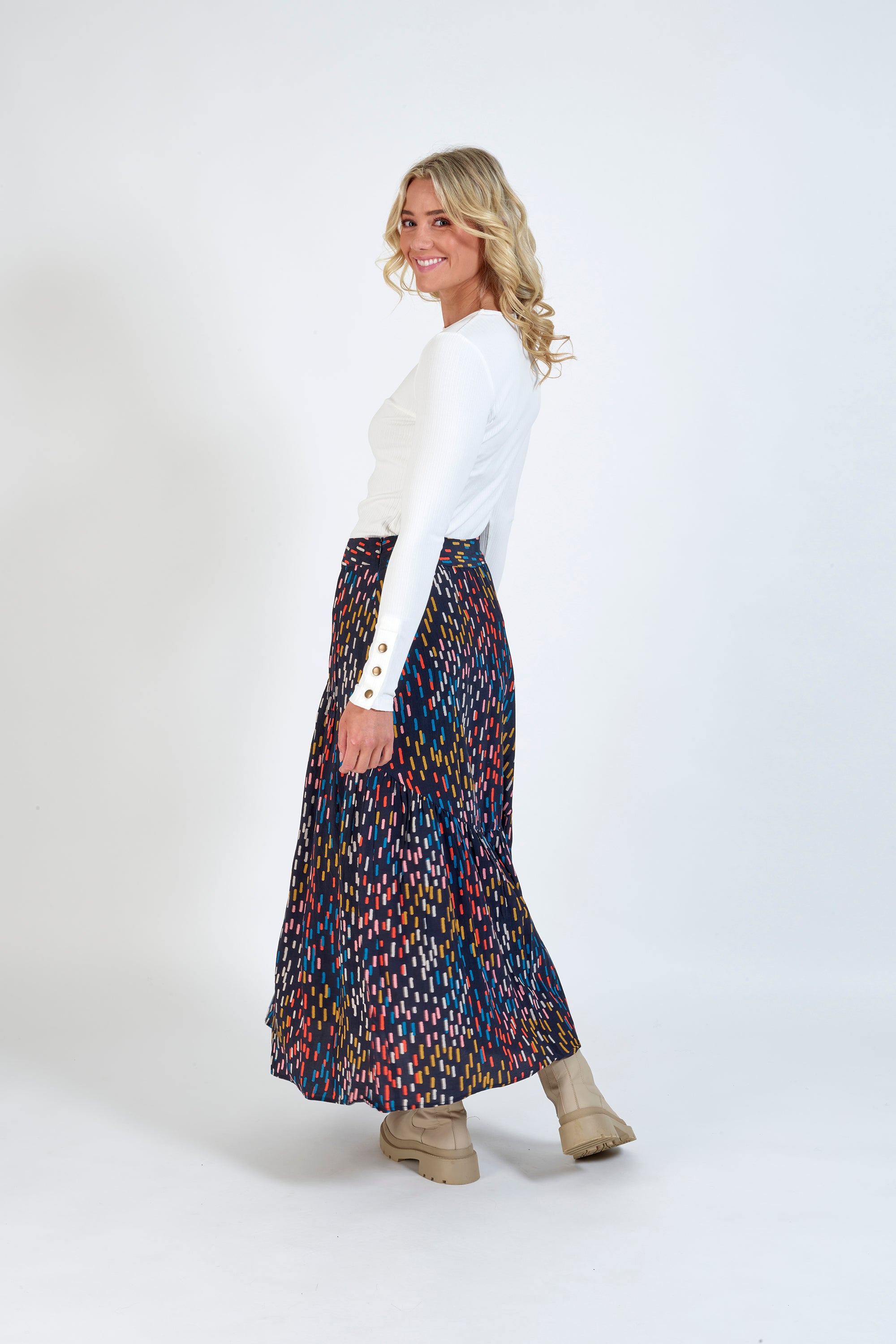 K4018 Illuminate - Vienna Skirt - Knewe Label