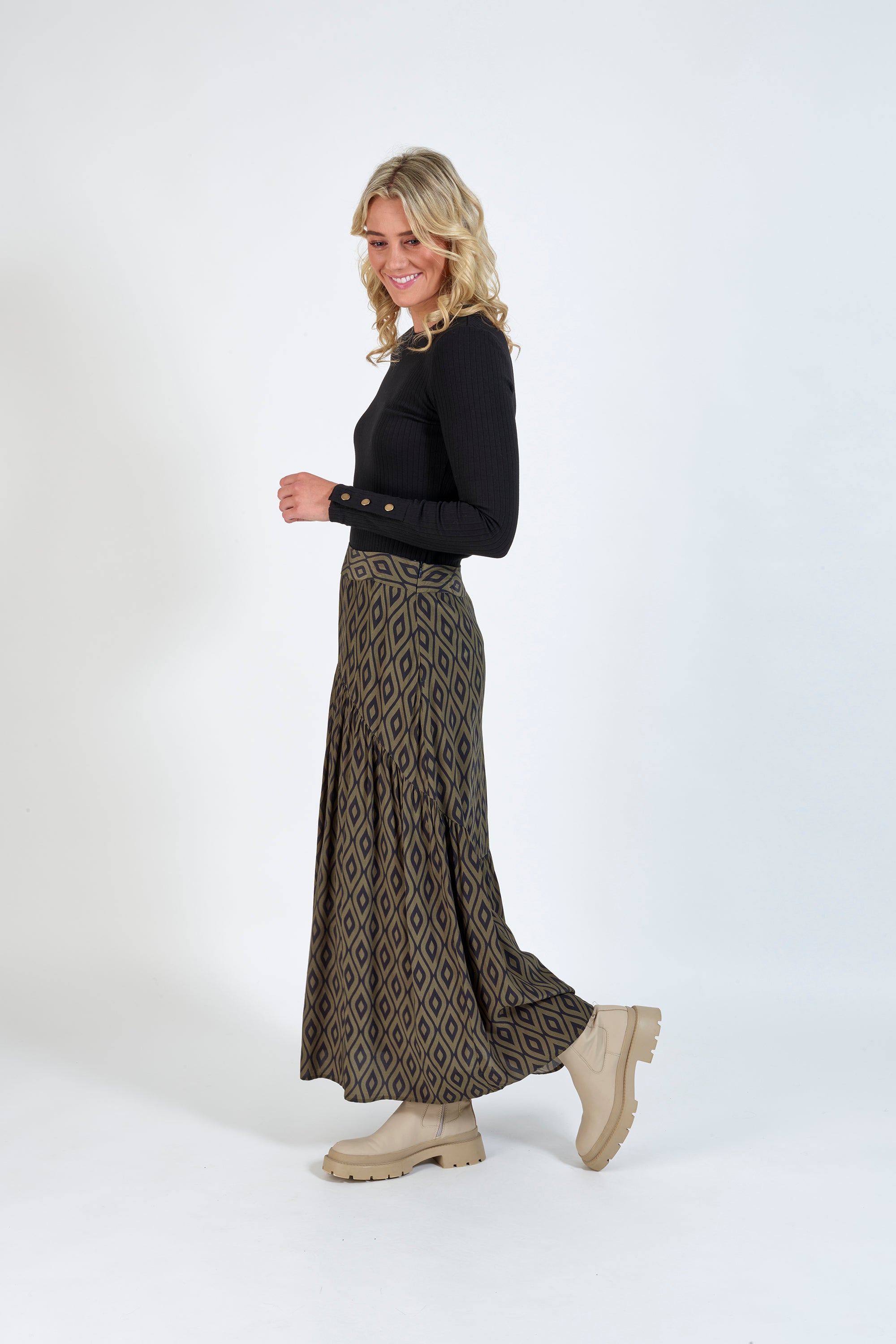 K4018 Nova - Vienna Skirt - Knewe Label