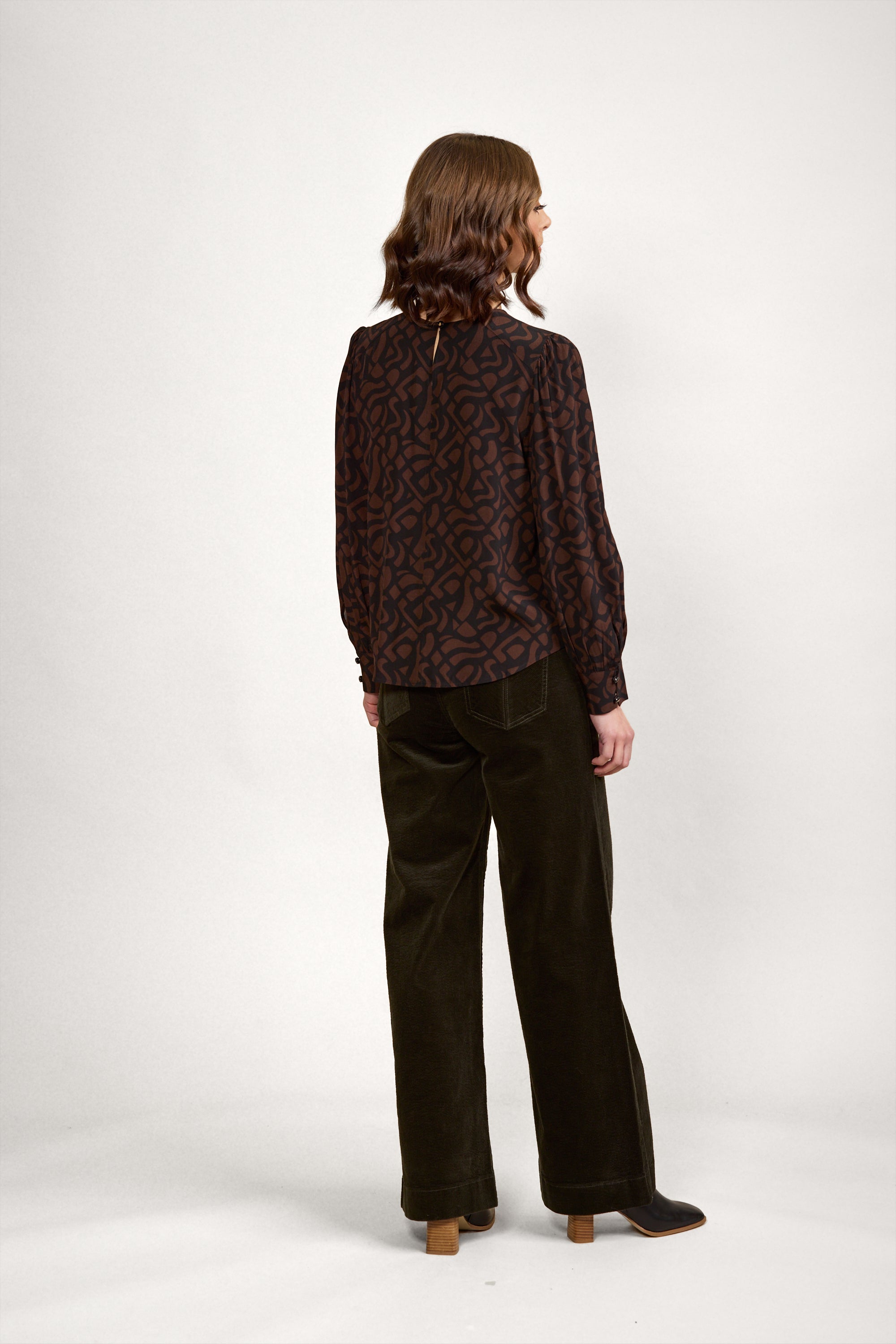 K5070 Lexie Top - Mocha - Knewe Label