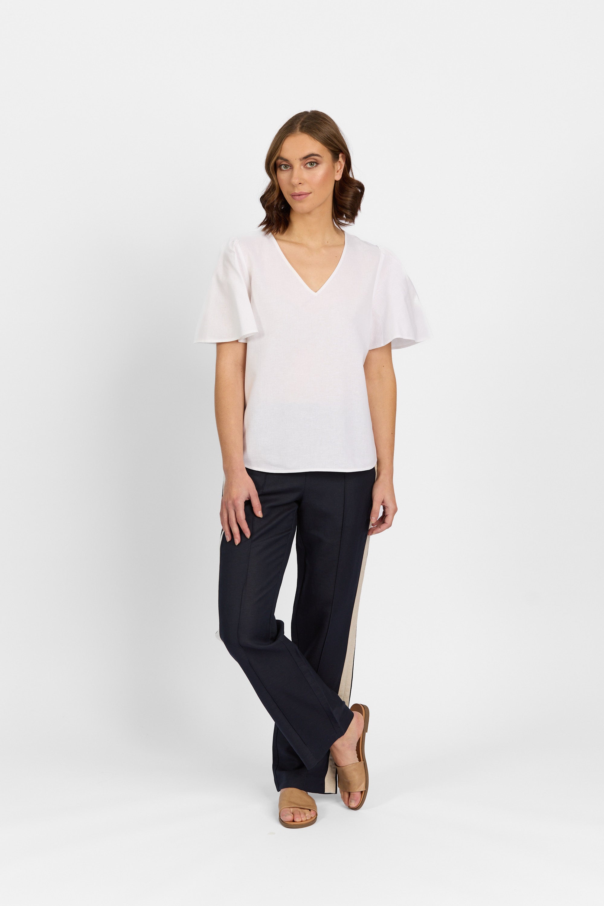 K5077 White - Hour Top - Knewe Label