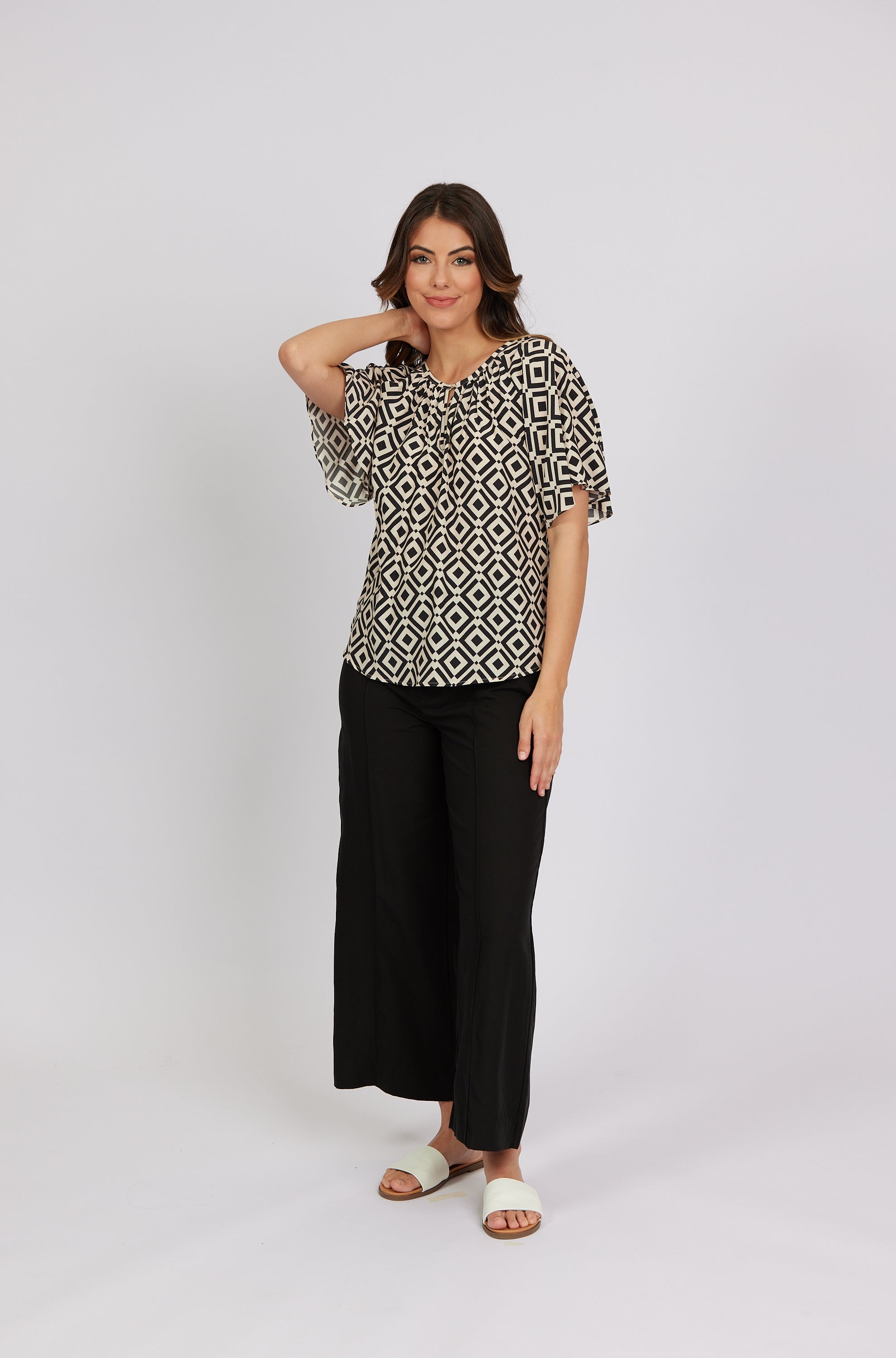 K5083 Theory - Hazel Top - Knewe Label