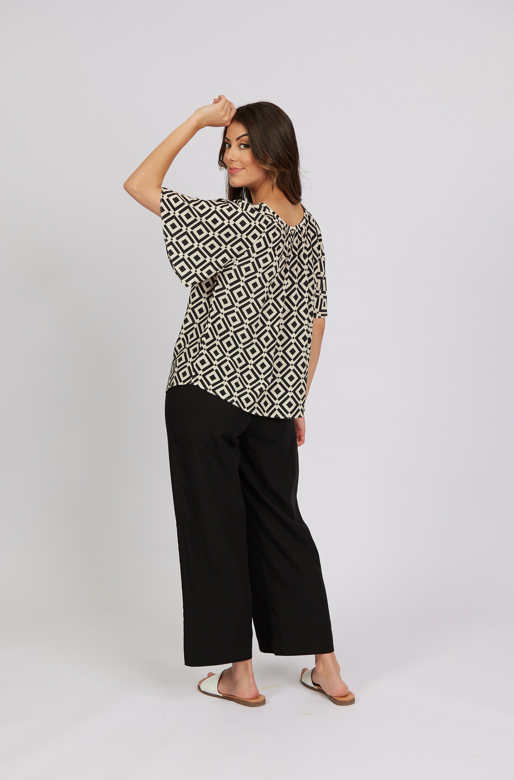 K5083 Theory - Hazel Top - Knewe Label