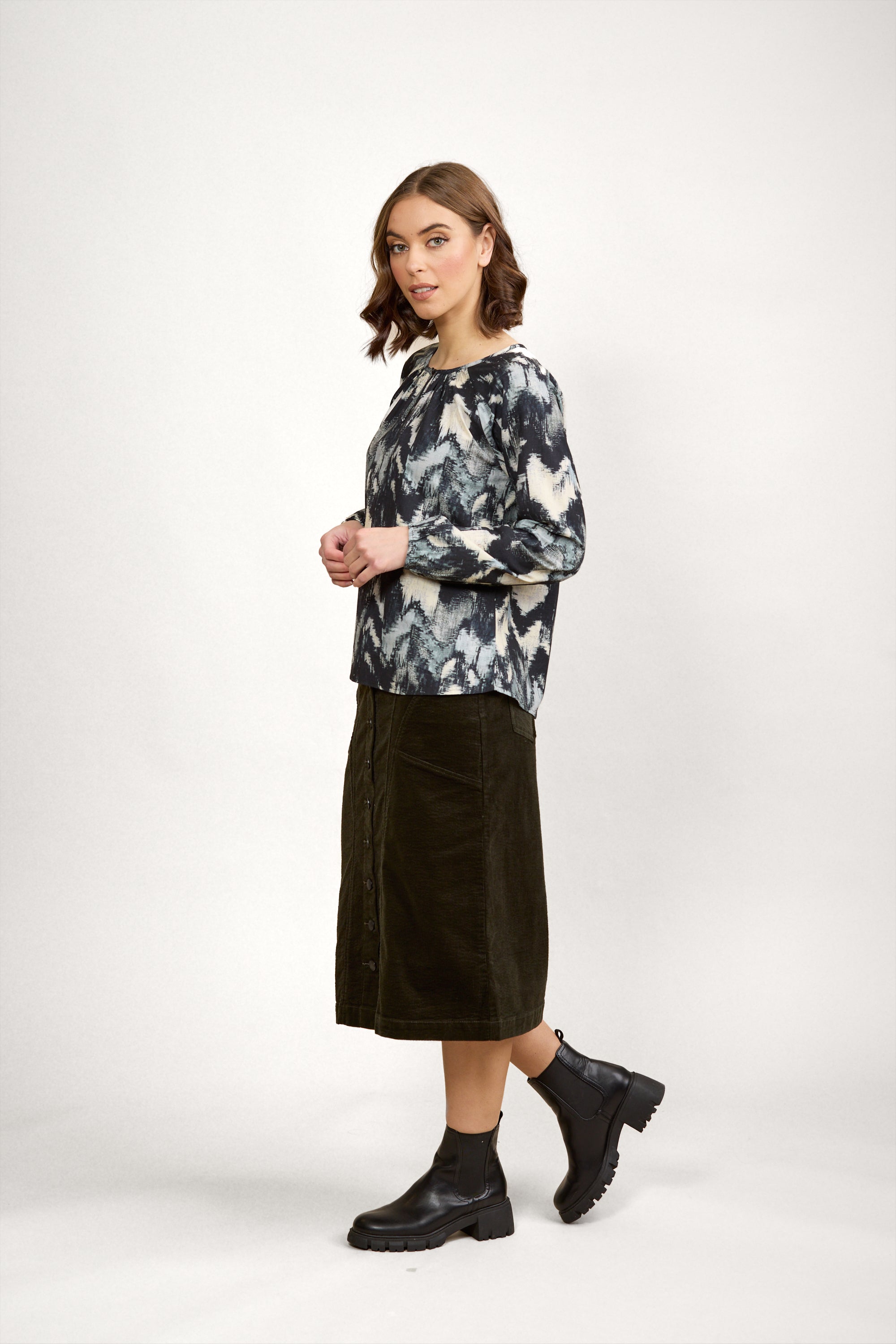 K5089 Story Top - Saint - Knewe Label