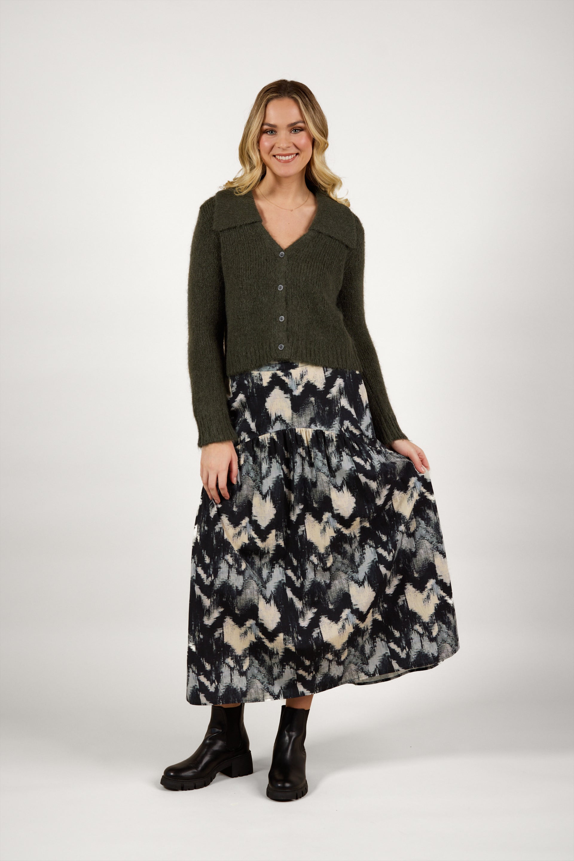 K2003 Vera Cardi - Hunter - Knewe Label