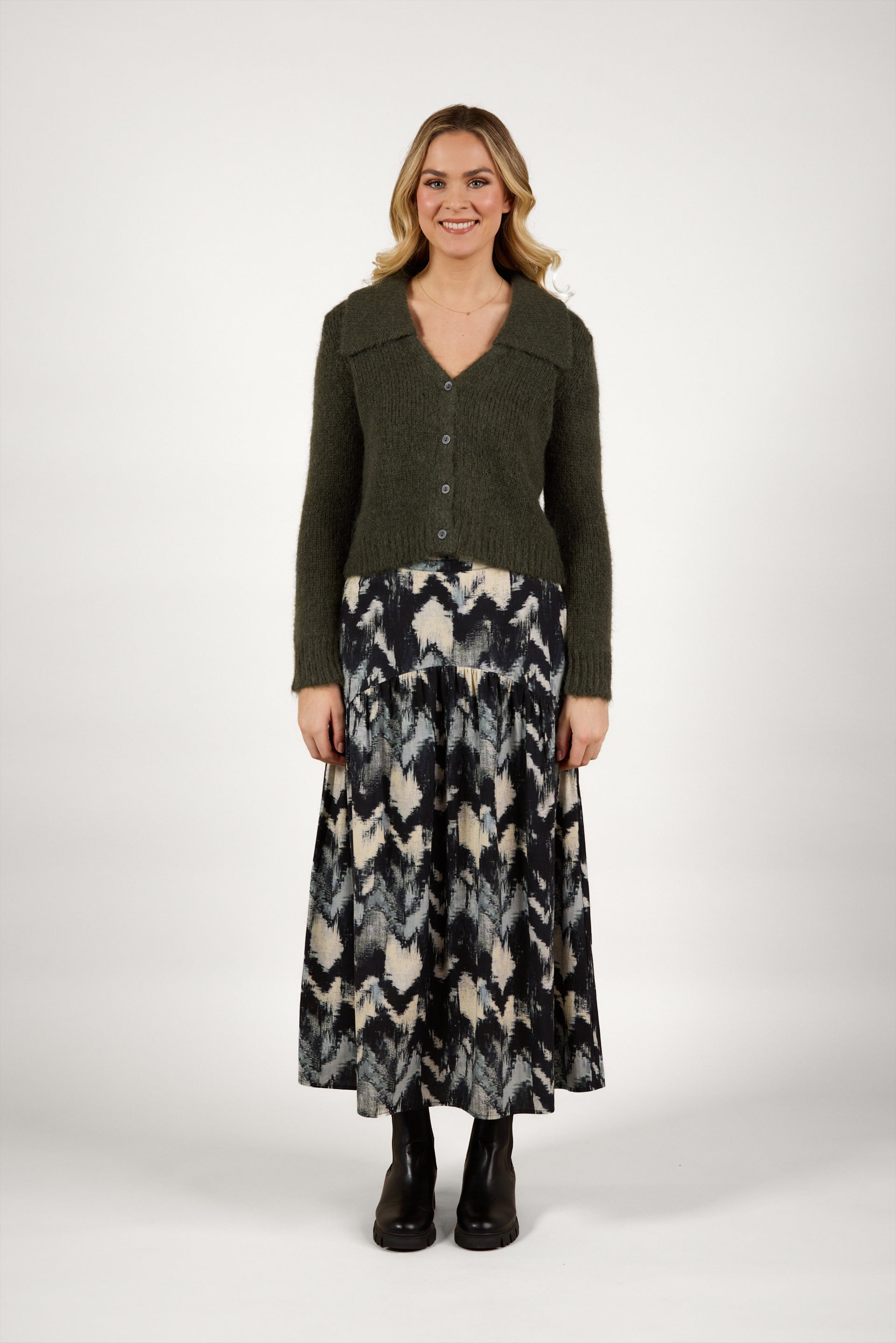 K2003 Vera Cardi - Hunter - Knewe Label