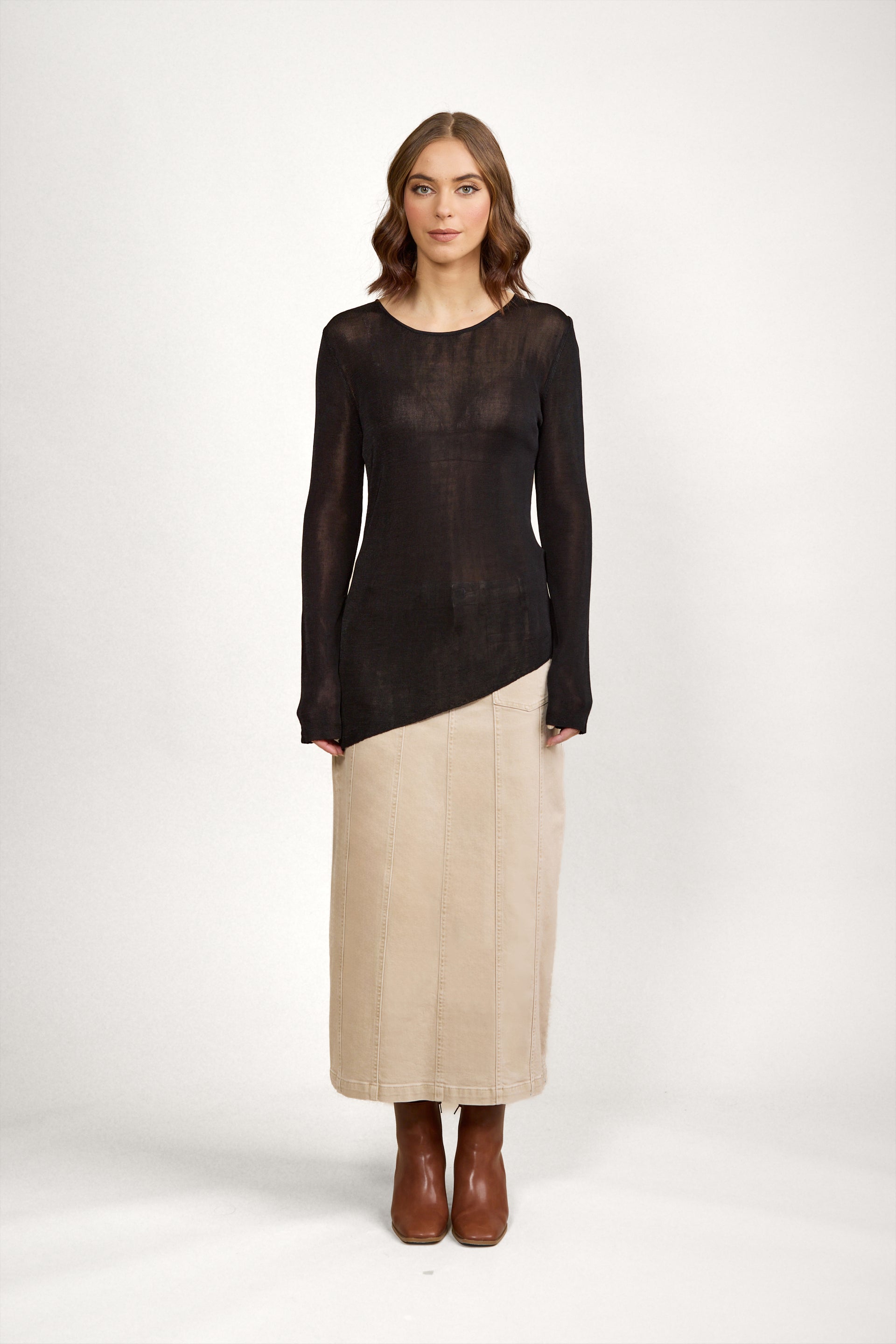 K2032 Dylan Sweater - Black - Knewe Label