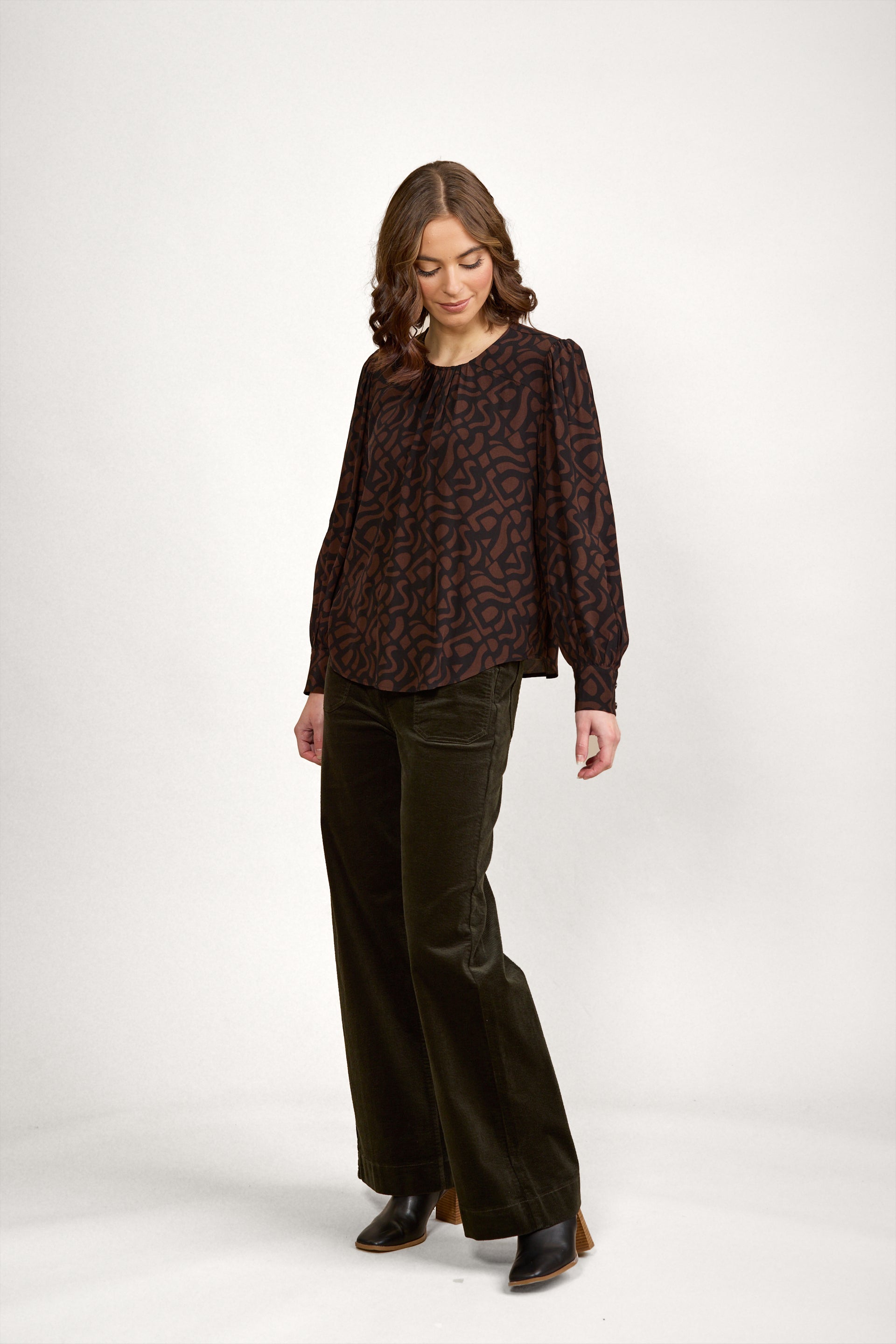 K5070 Lexie Top - Mocha - Knewe Label