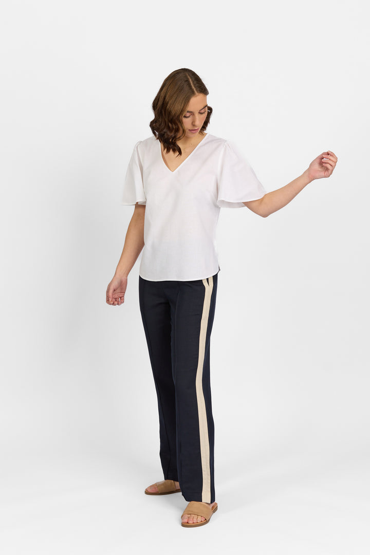 K5077 White - Hour Top - Knewe Label