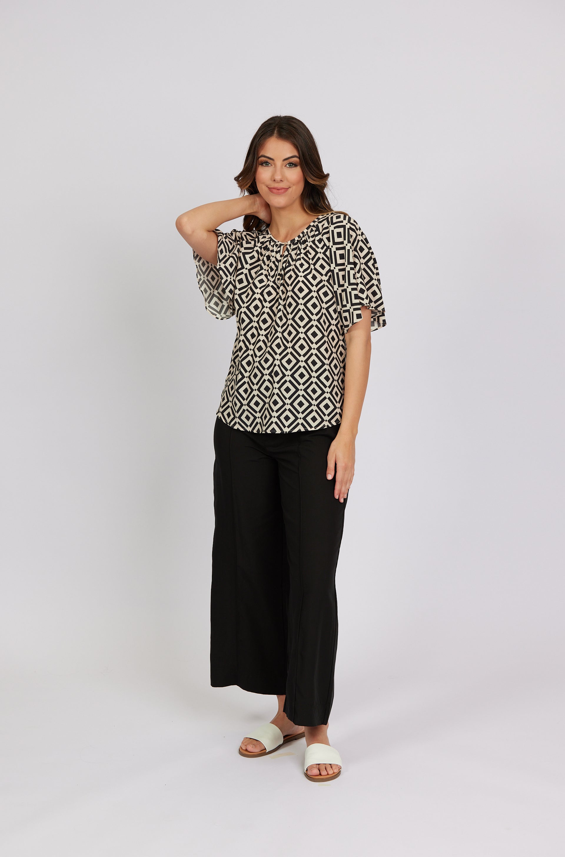 K5083 Theory - Hazel Top - Knewe Label