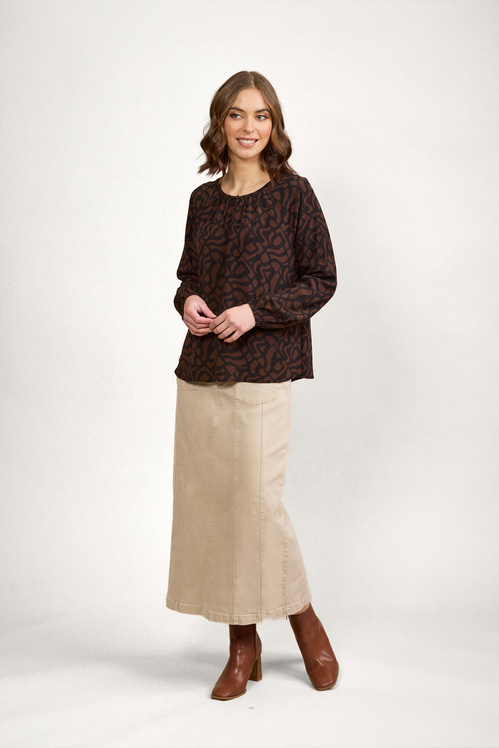 K5089 Story Top - Mocha - Knewe Label