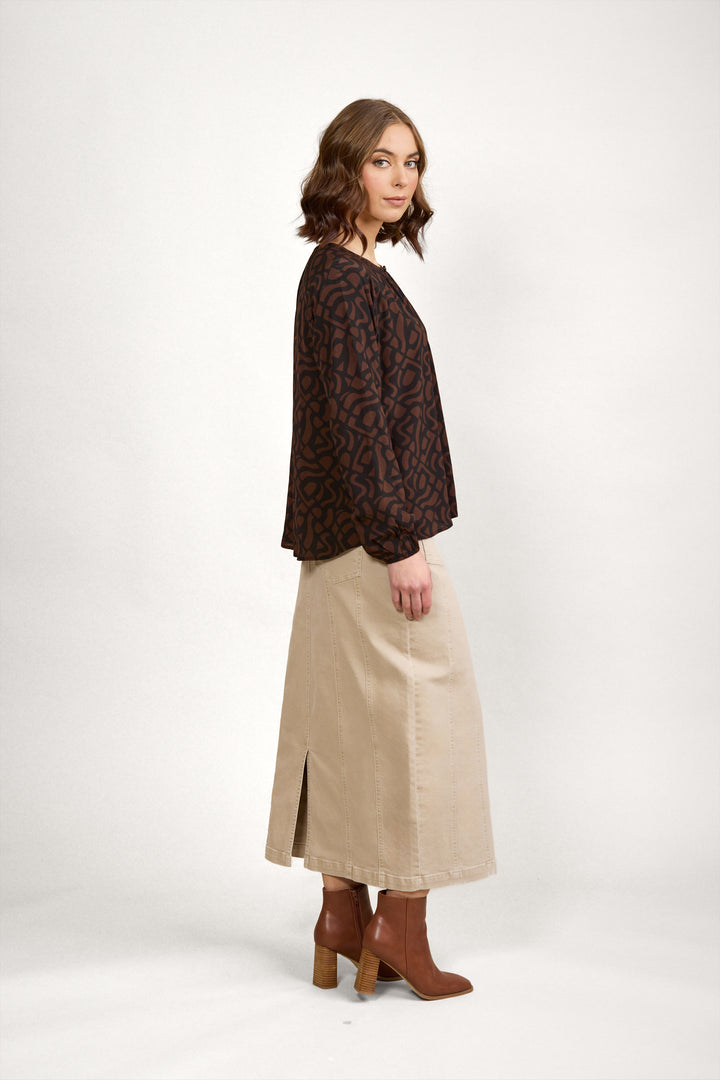 K5089 Story Top - Mocha - Knewe Label