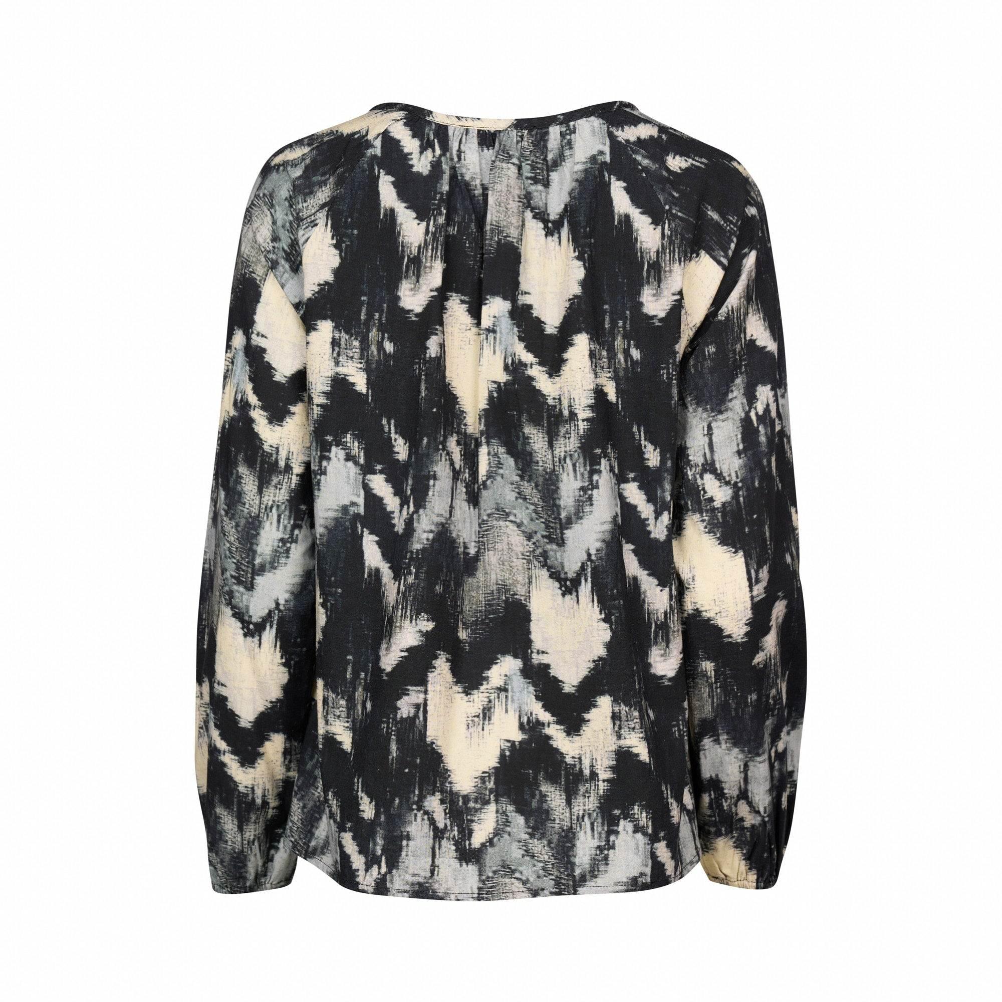 KNEWE Label women's K5089 Story Top in Saint - close-up fabric detail