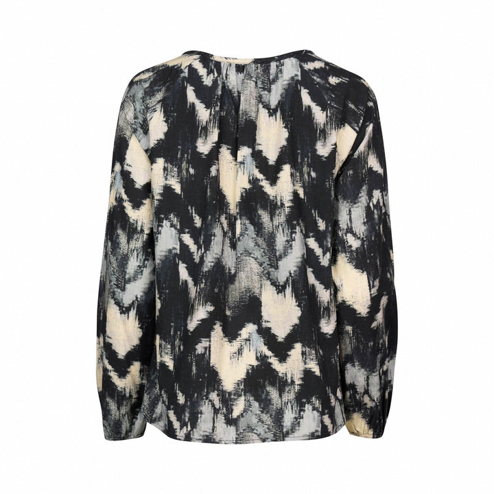 KNEWE Label women's K5089 Story Top in Saint - close-up fabric detail