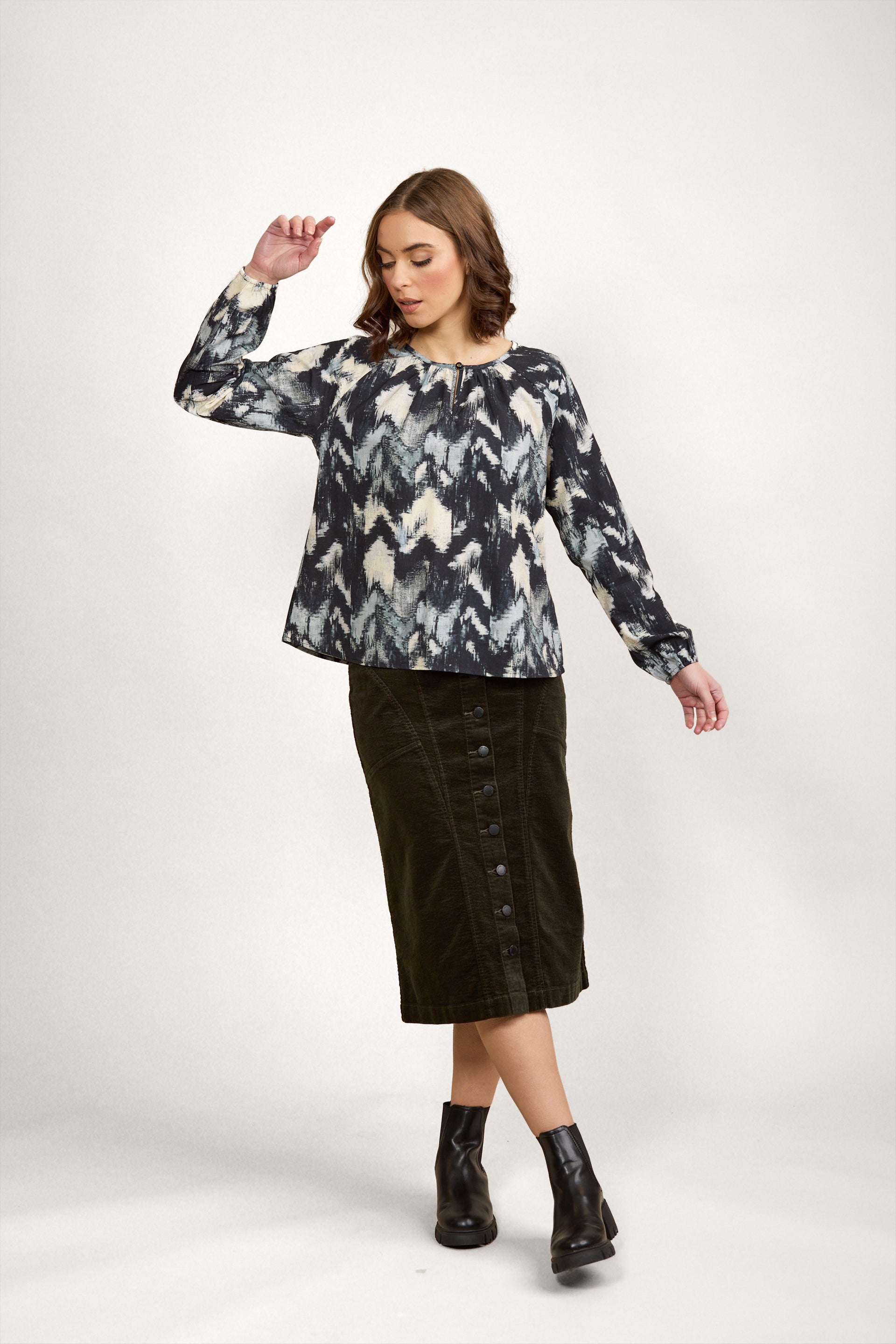 K5089 Story Top - Saint - Knewe Label