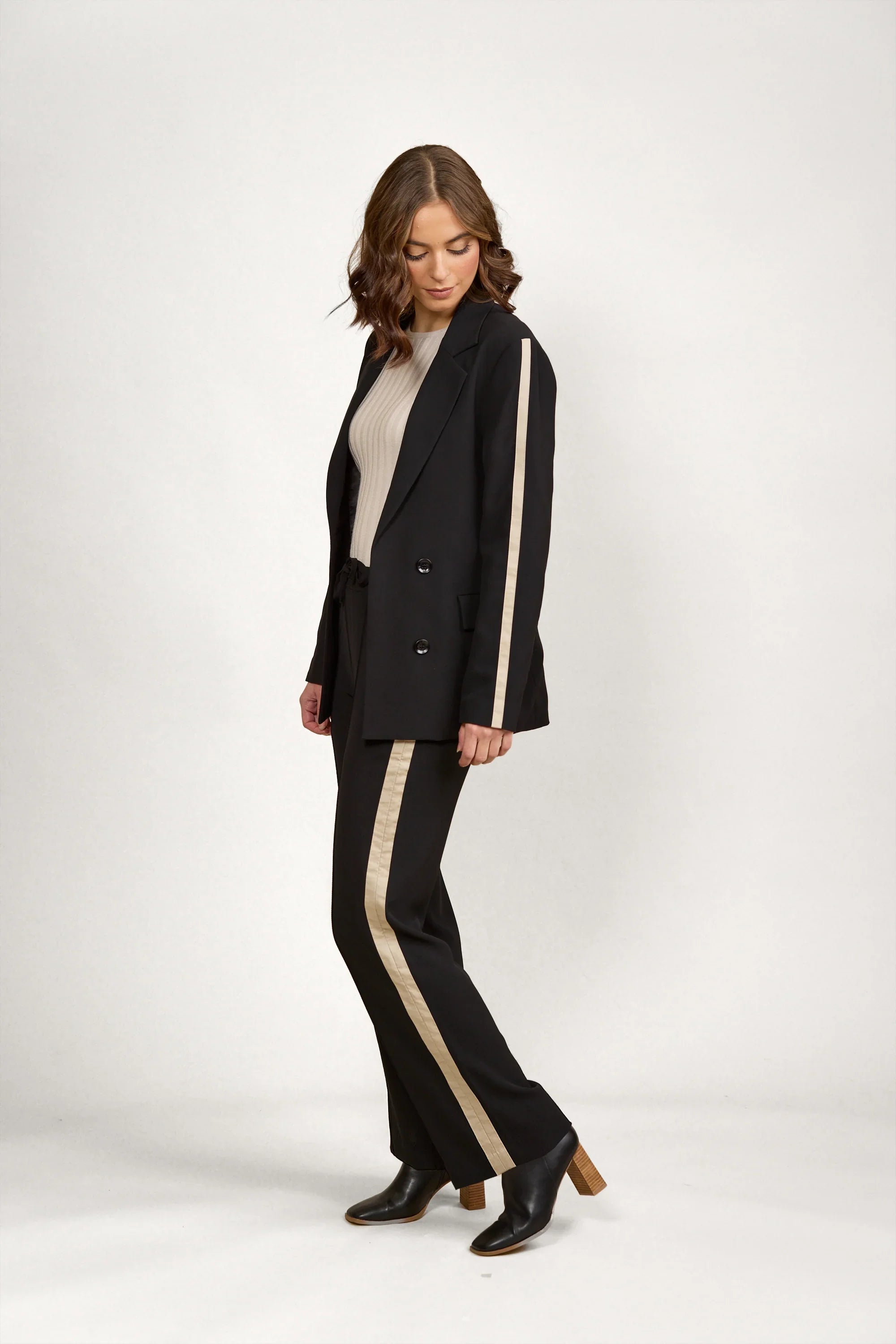 K6031 Clementine Blazer - Black/Oat - Knewe Label