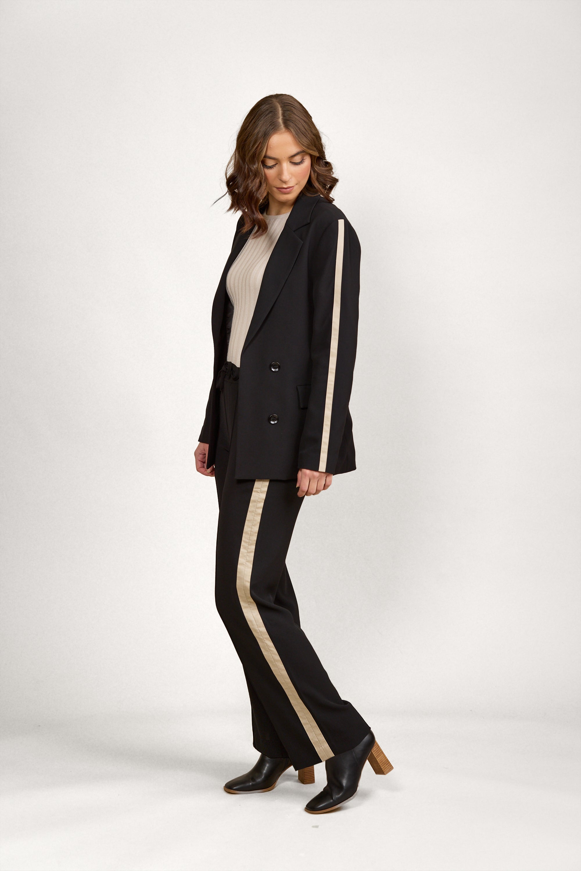 K6031 Clementine Blazer - Black/Oat - Knewe Label