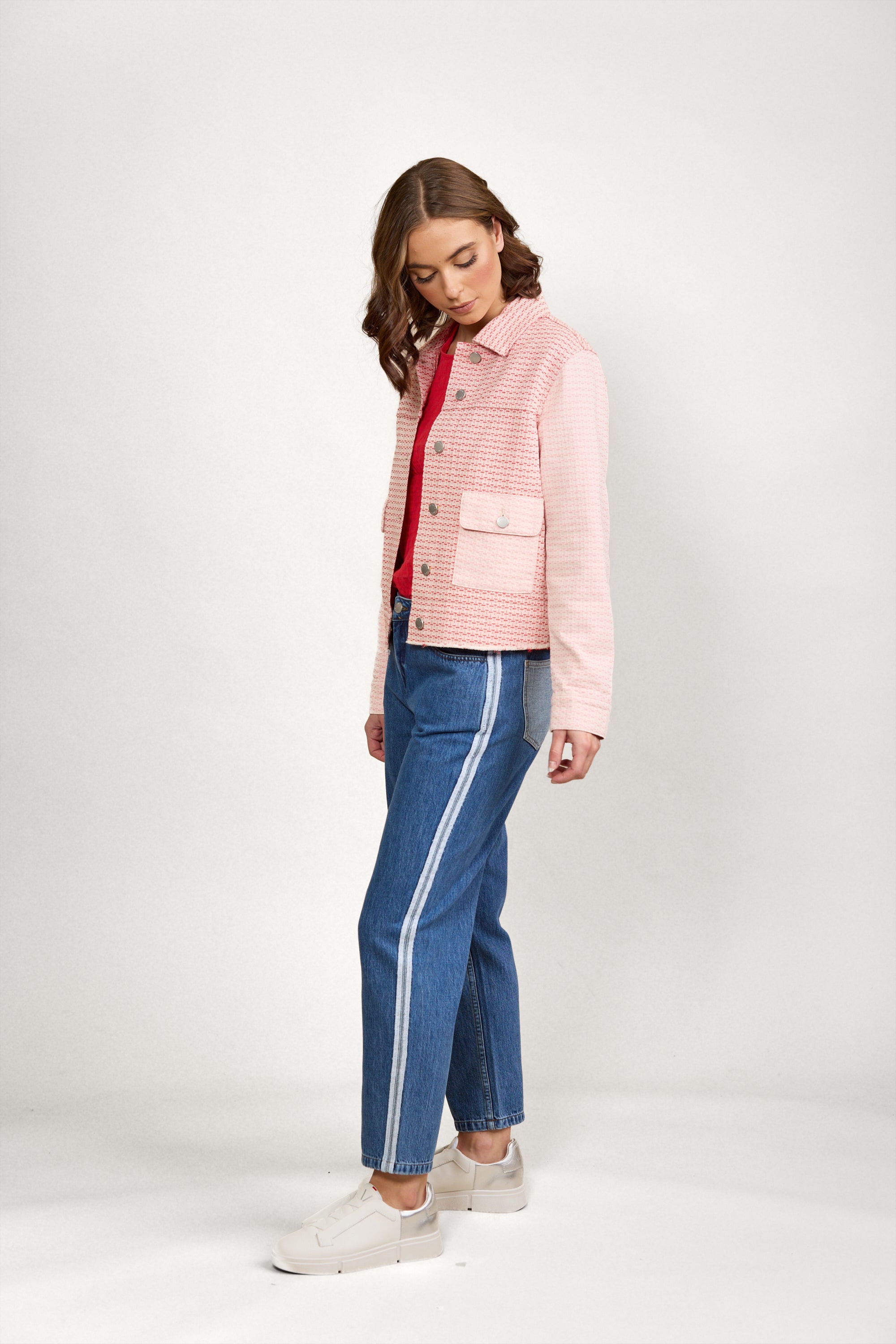 K6038A Jagger DJ - Strawberry - Knewe Label
