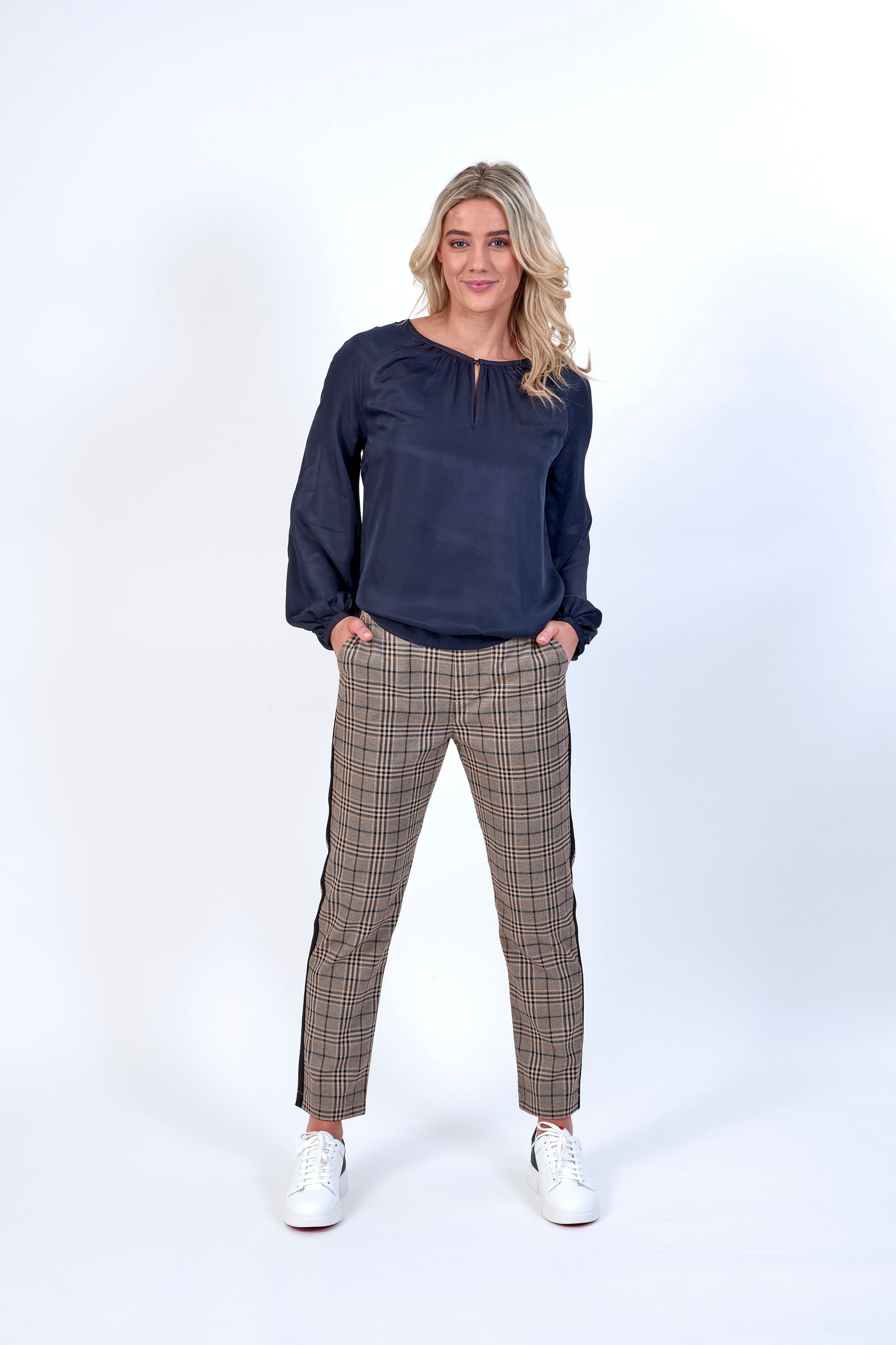 K7068 Twig Check - Como Pant - Knewe Label