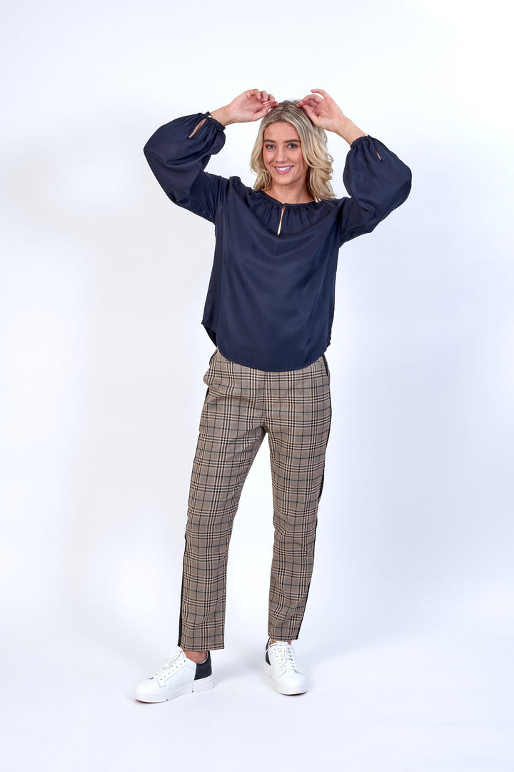 K7068 Twig Check - Como Pant - Knewe Label