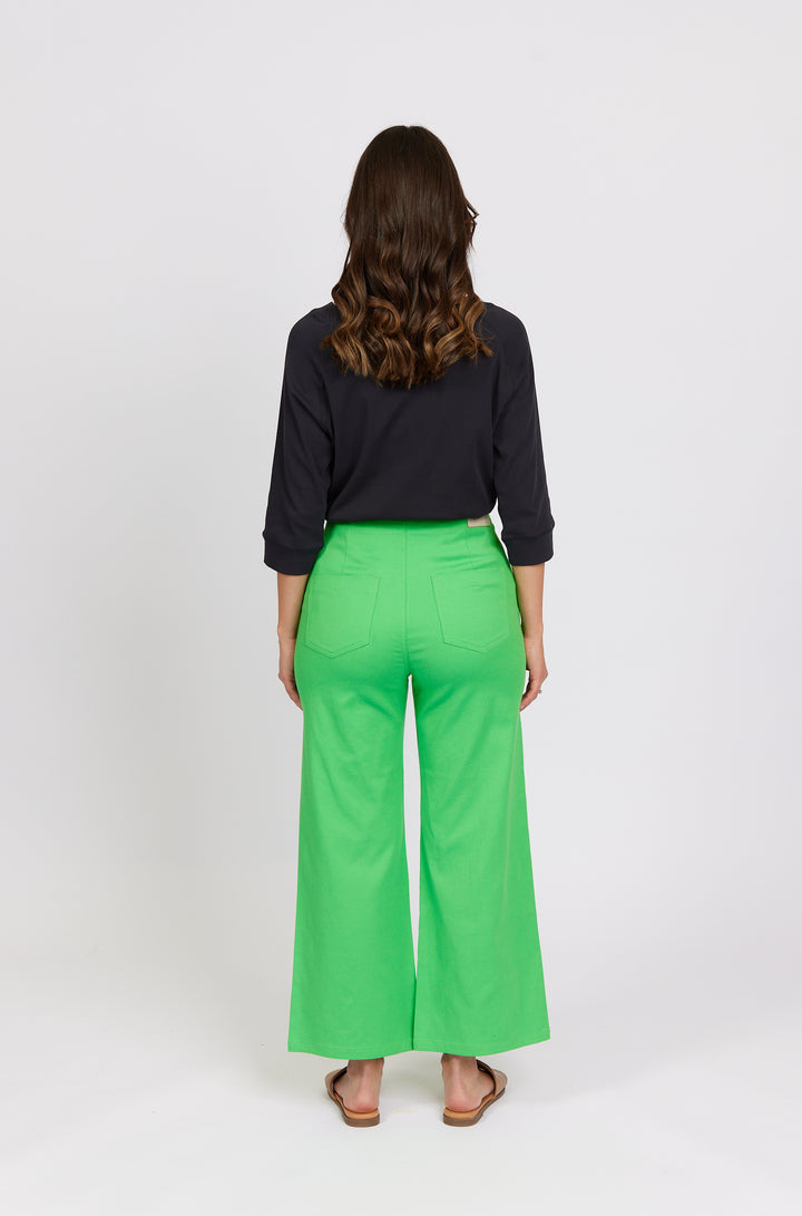 K7082 Apple - Ace Jean - Knewe Label