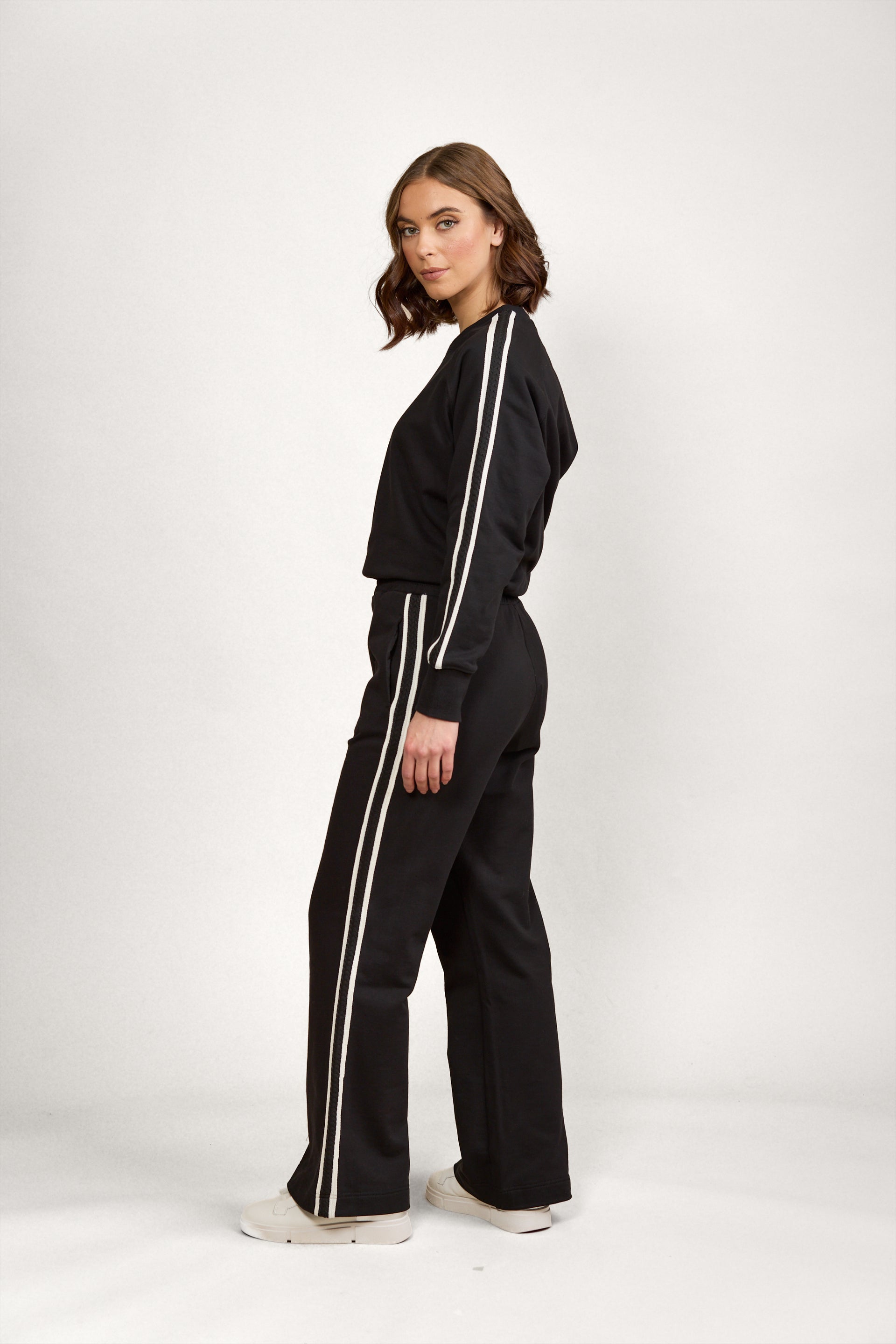 K7101 Rebel Wide Leg - Black - Knewe Label
