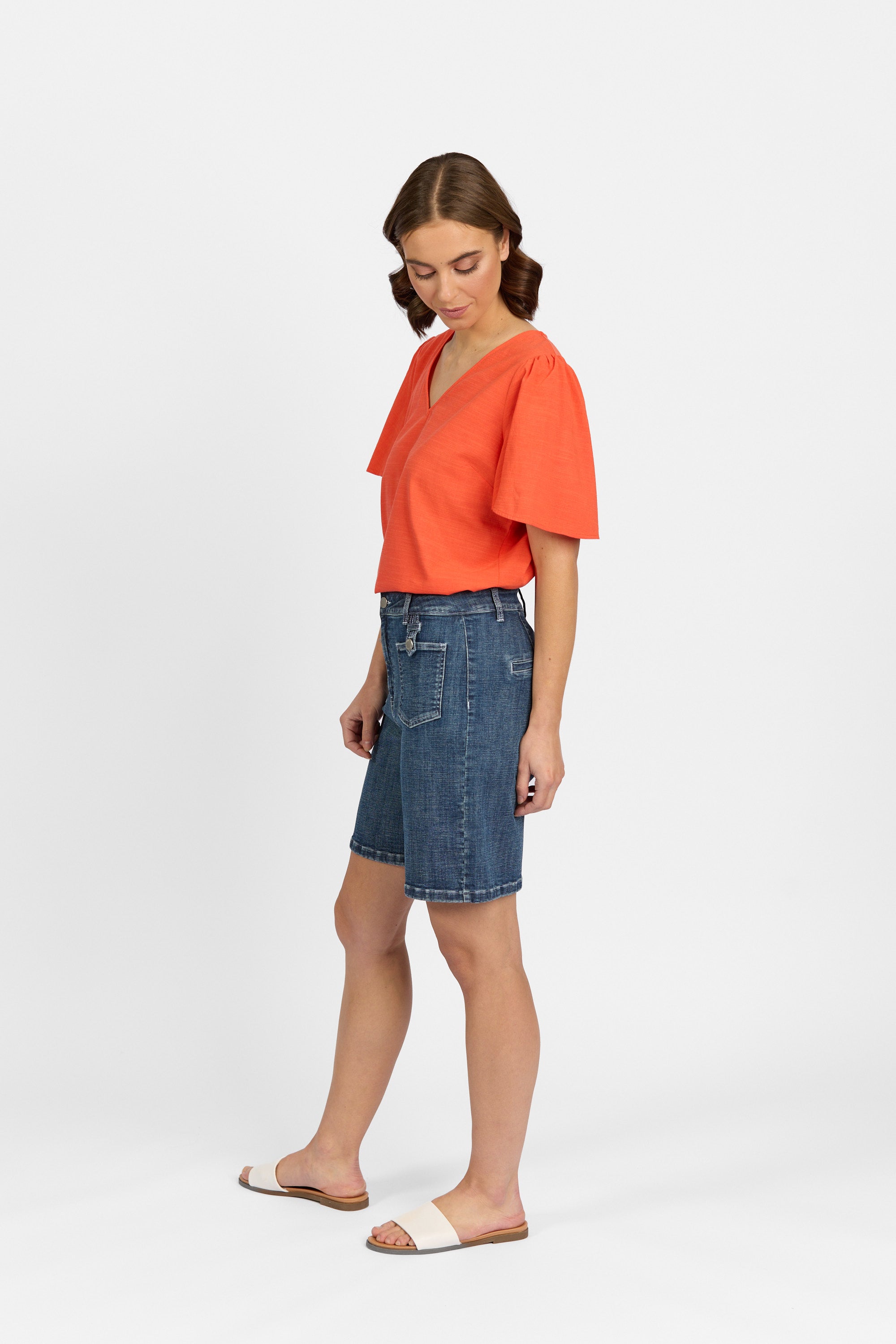 K8011 Mid Wash - Club Short - Knewe Label