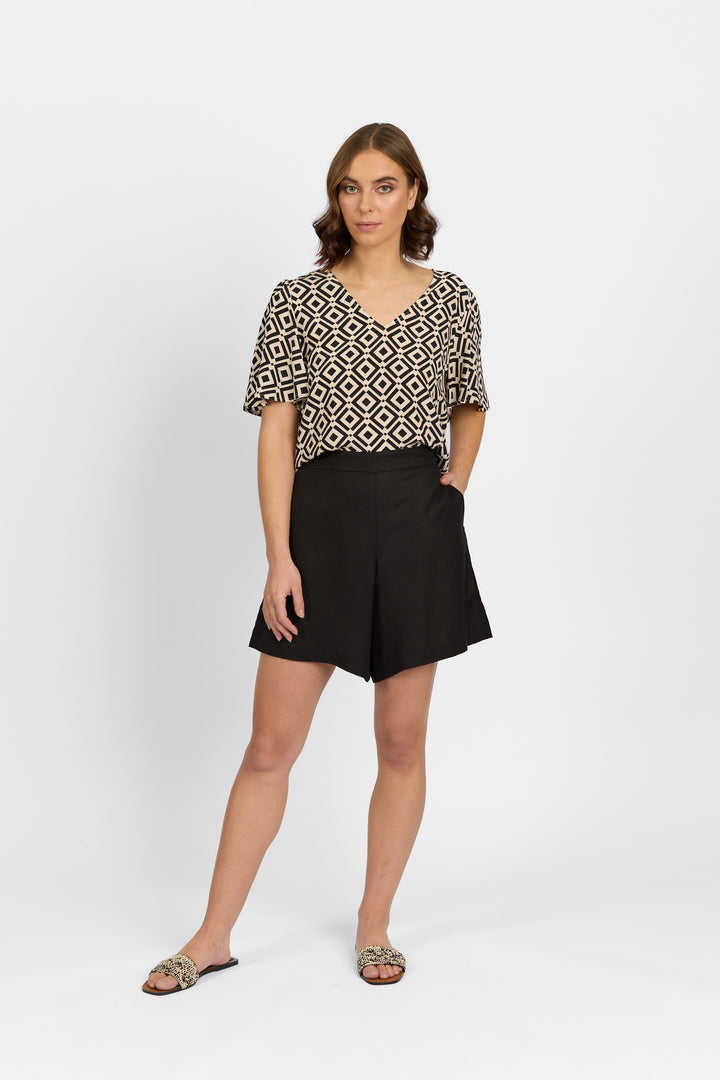 K8013 Black - Zephyr Short - Knewe Label