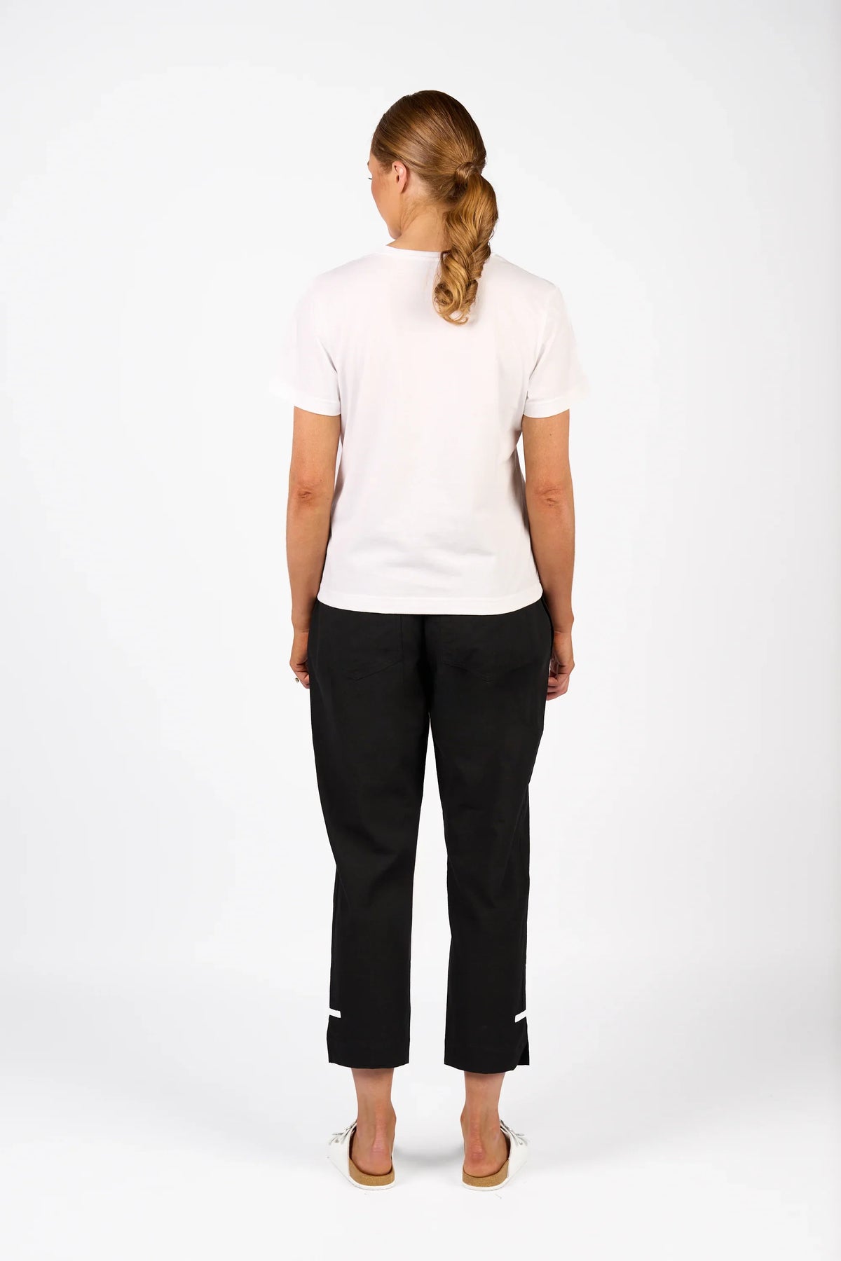 KNEWE Label women's K3061 Mila Tee Off in White - close-up fabric detail