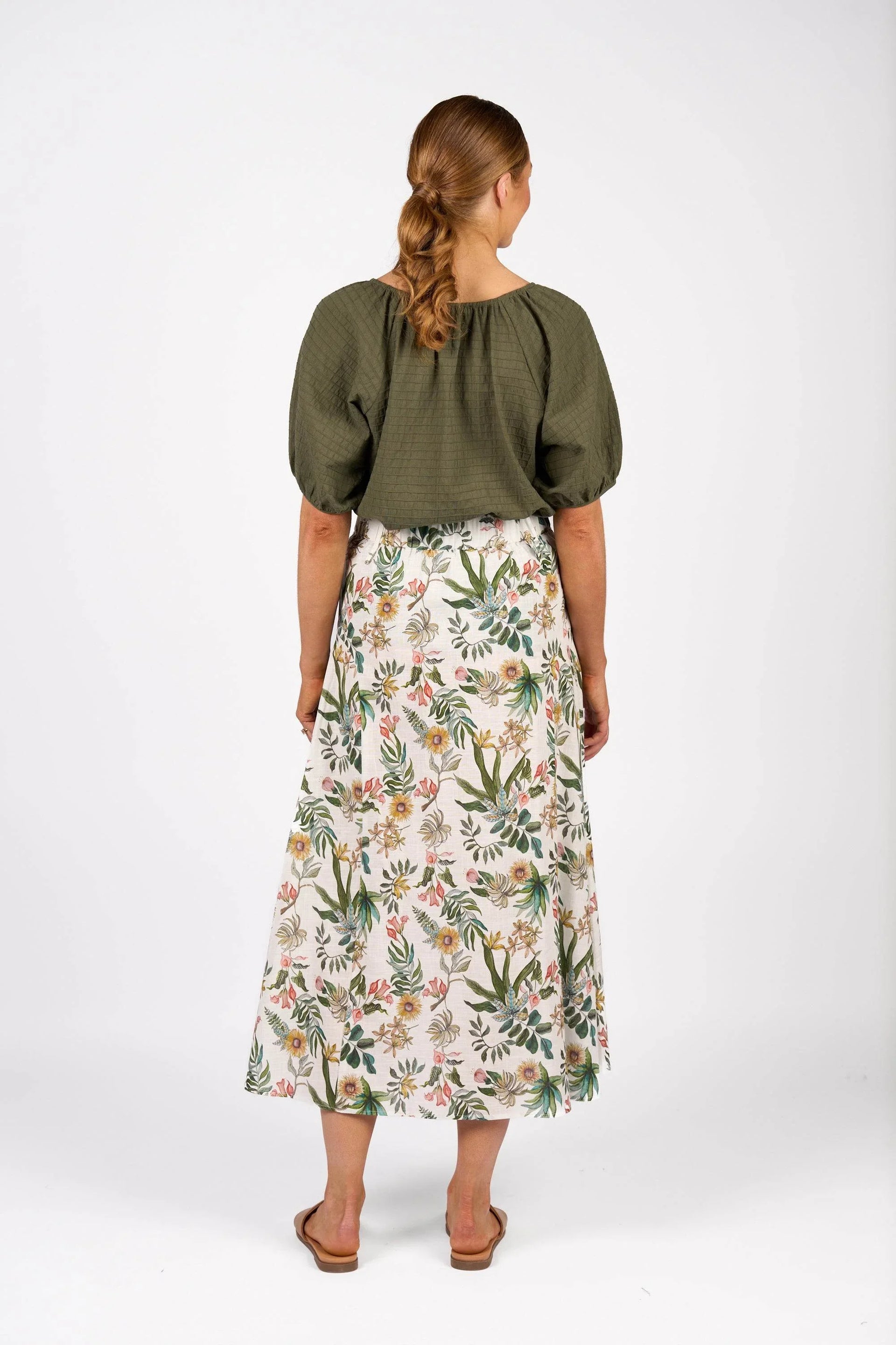 KNEWE Label women's K4040P Tempo Skirt in Wild - close-up fabric detail