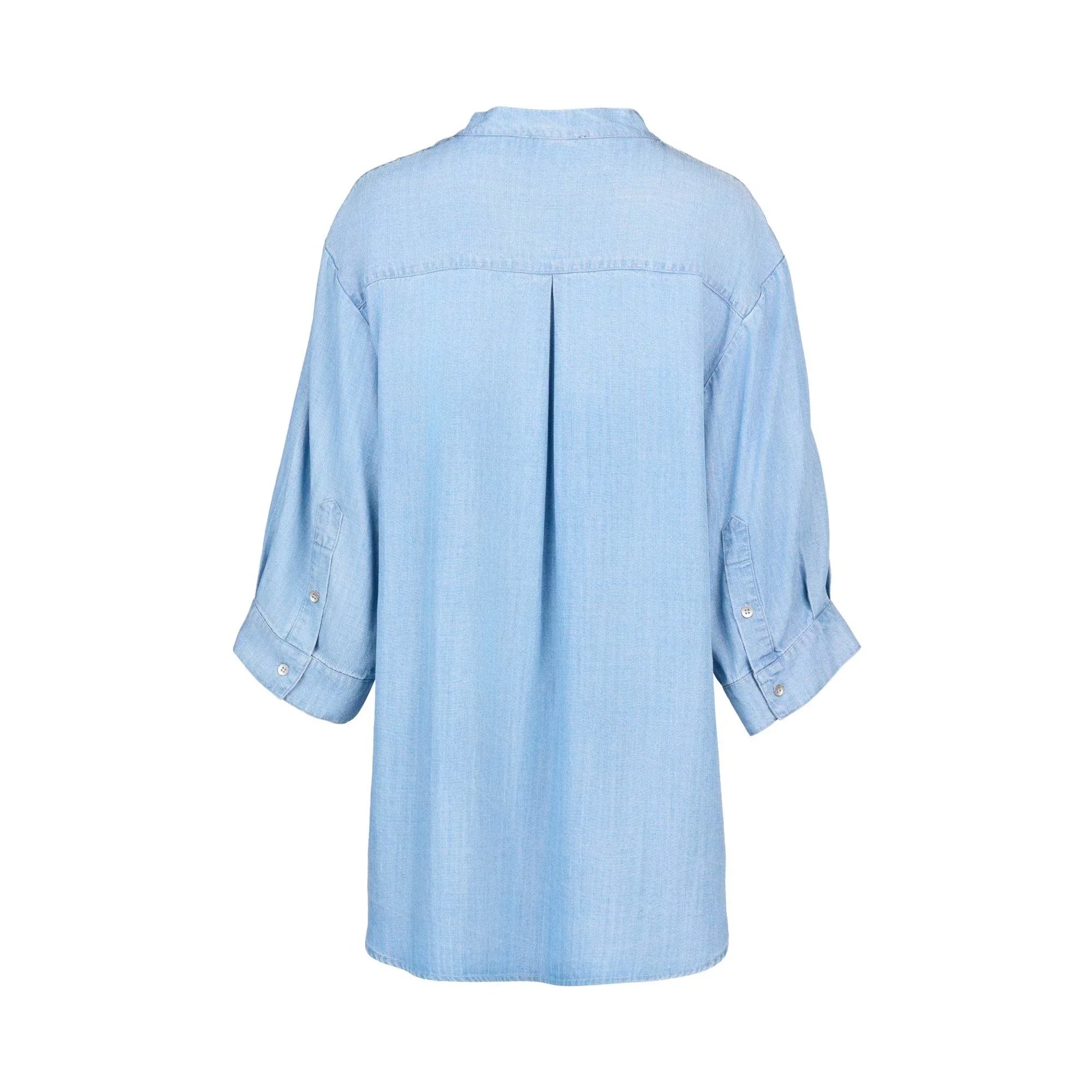 KNEWE Label women's K5101P Holiday Shirt Light in Blue - close-up fabric detail