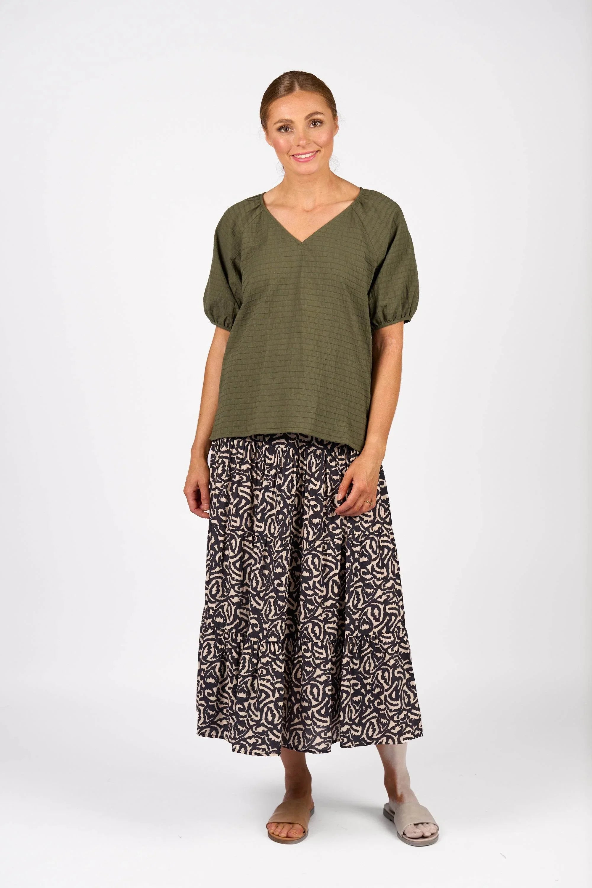 KNEWE Label women's K5102 Focus Top in Olive - close-up fabric detail