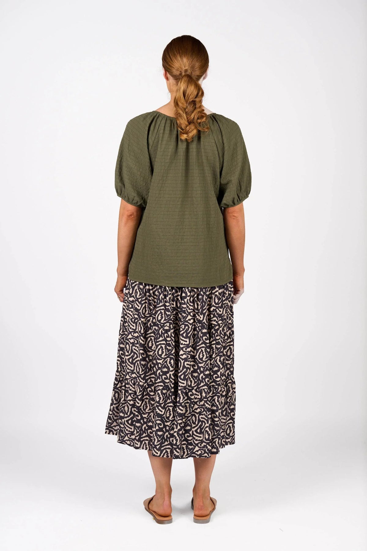KNEWE Label women's K5102 Focus Top in Olive - close-up fabric detail