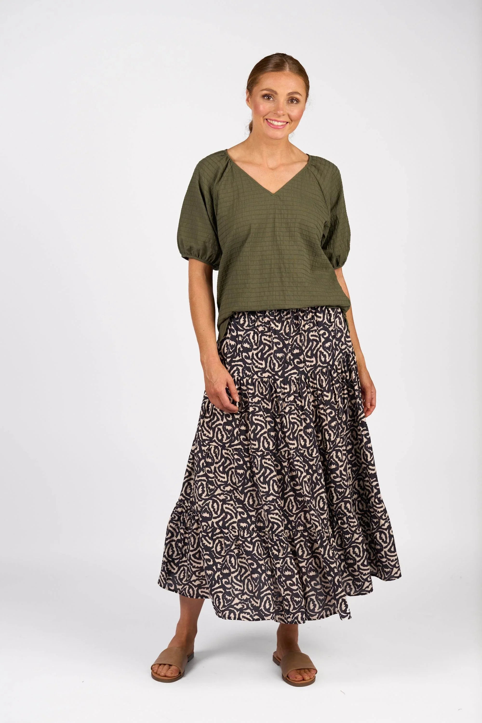 KNEWE Label women's K5102 Focus Top in Olive - close-up fabric detail