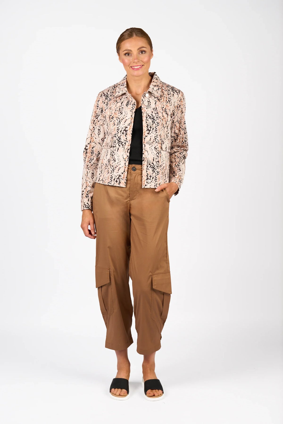 KNEWE Label women's K6038 Jagger Dj in Bengal - close-up fabric detail