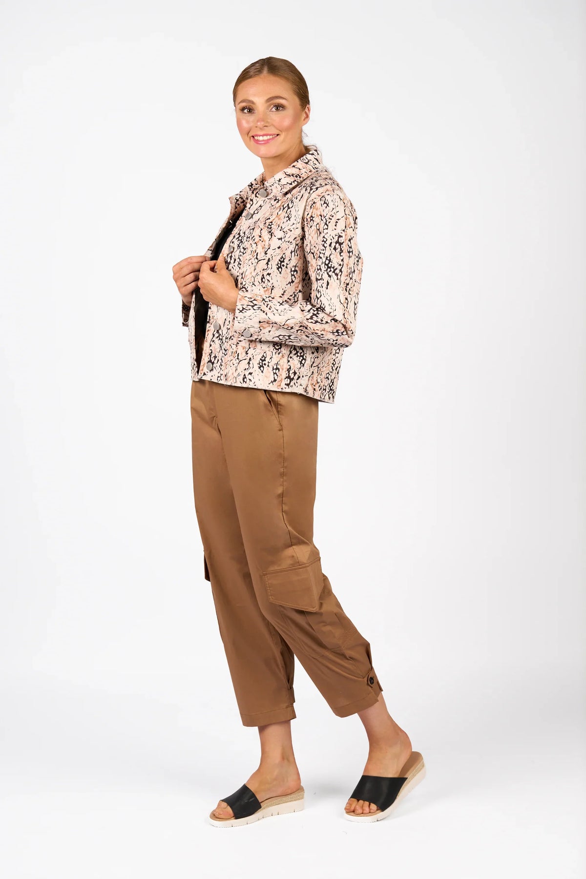 KNEWE Label women's K6038 Jagger Dj in Bengal - close-up fabric detail