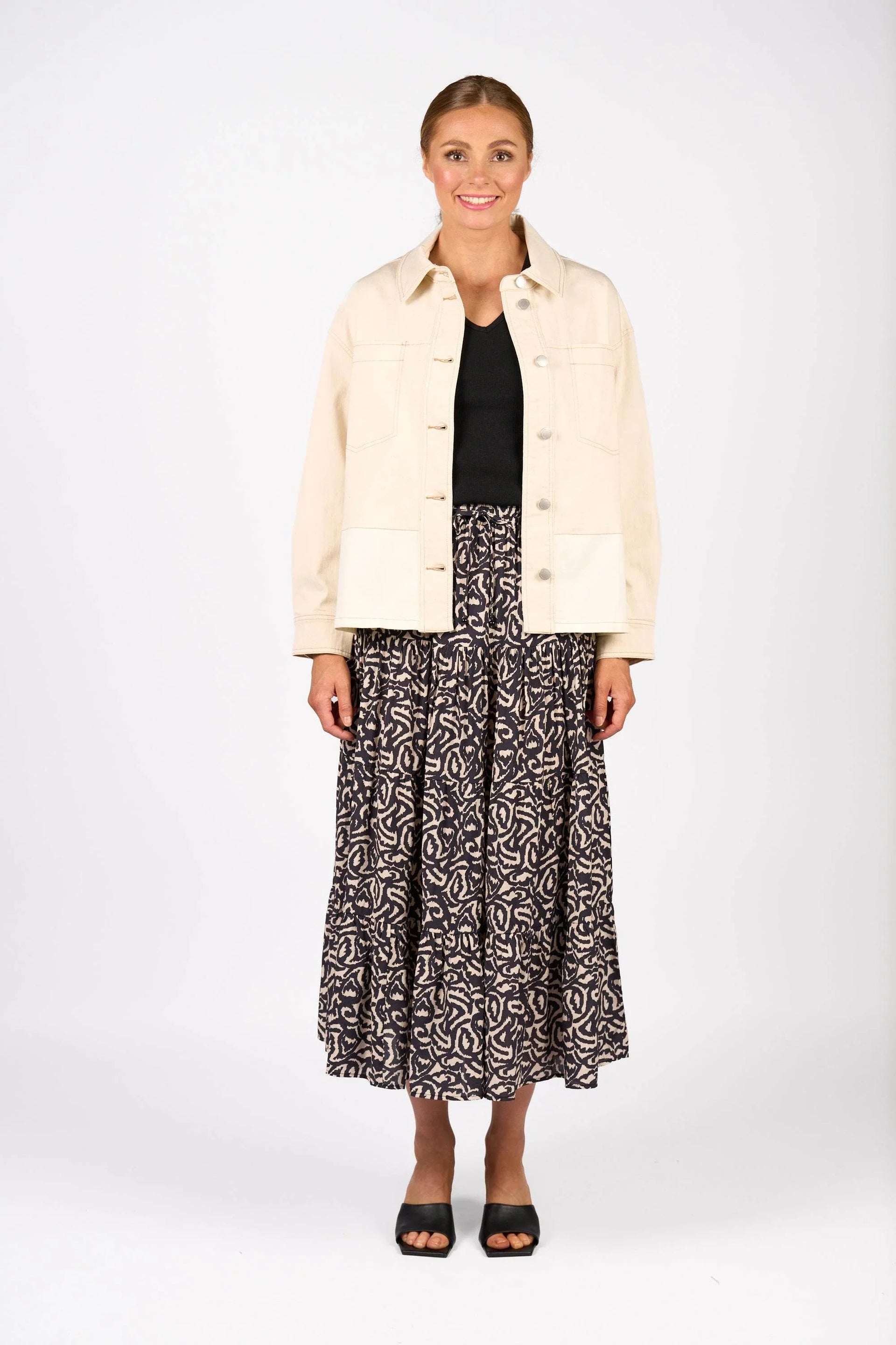 KNEWE Label women's K6044 State Dj Natural in Denim - close-up fabric detail