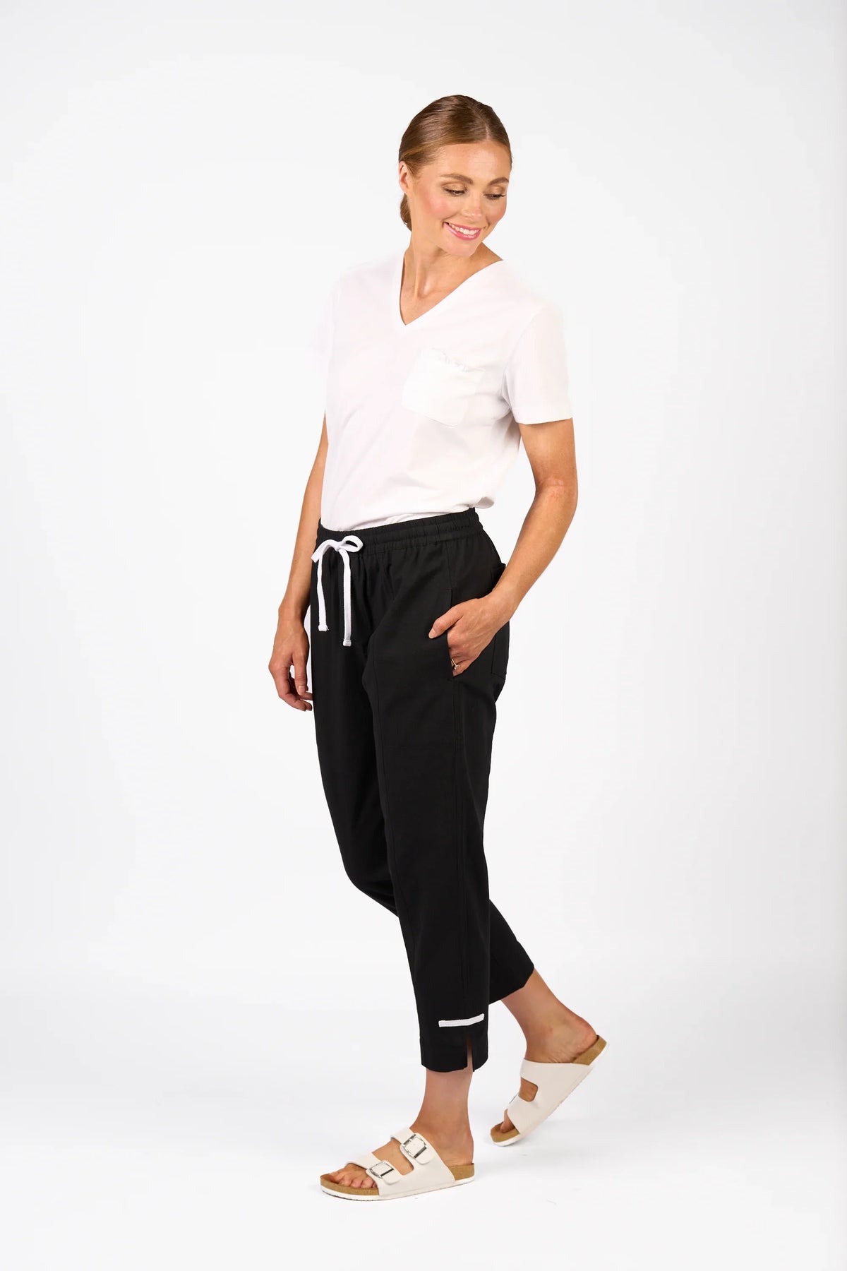 KNEWE Label women's K7076 Checker Pant Black in White - close-up fabric detail