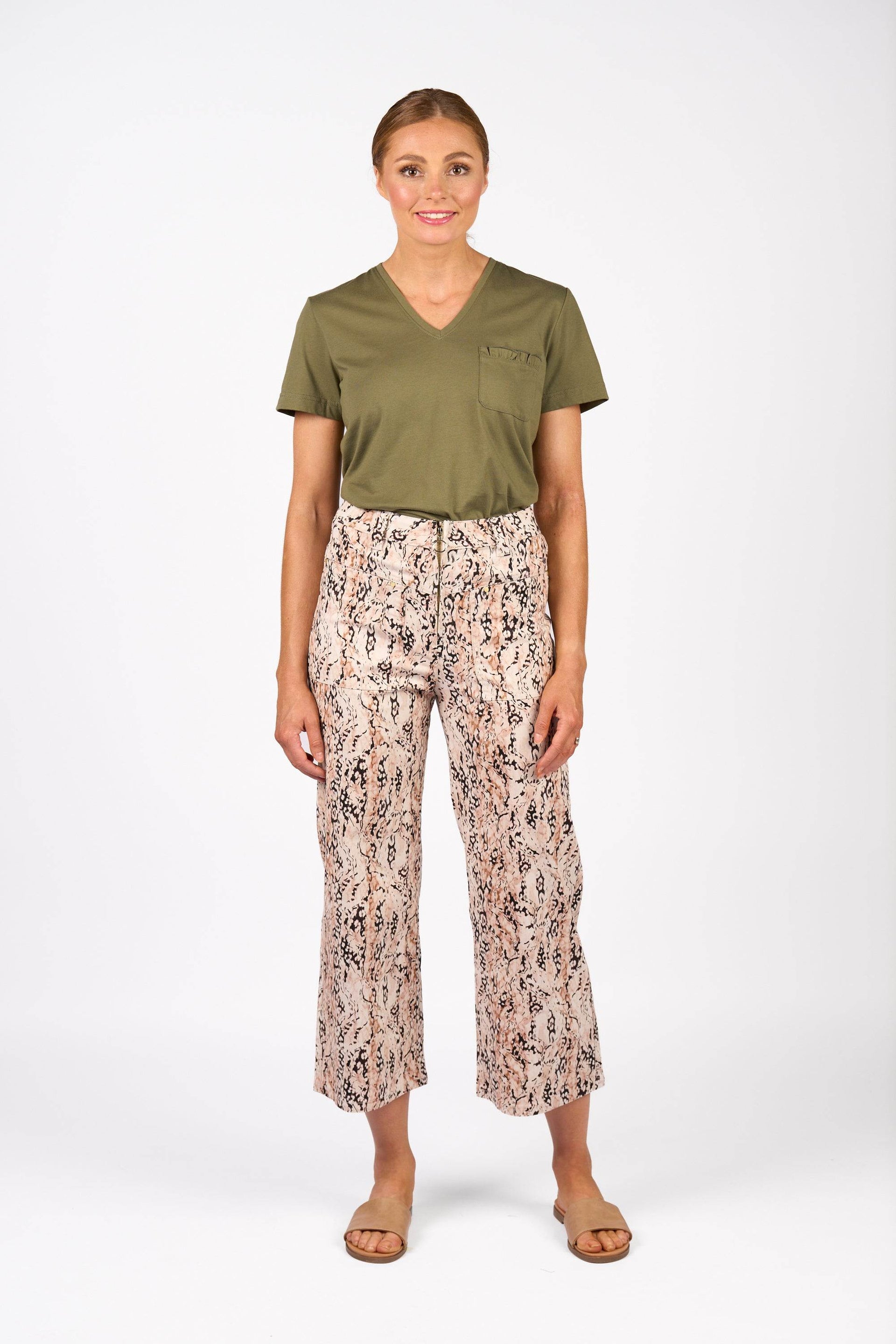 KNEWE Label women's K7105 Spin Jean in Bengal - close-up fabric detail