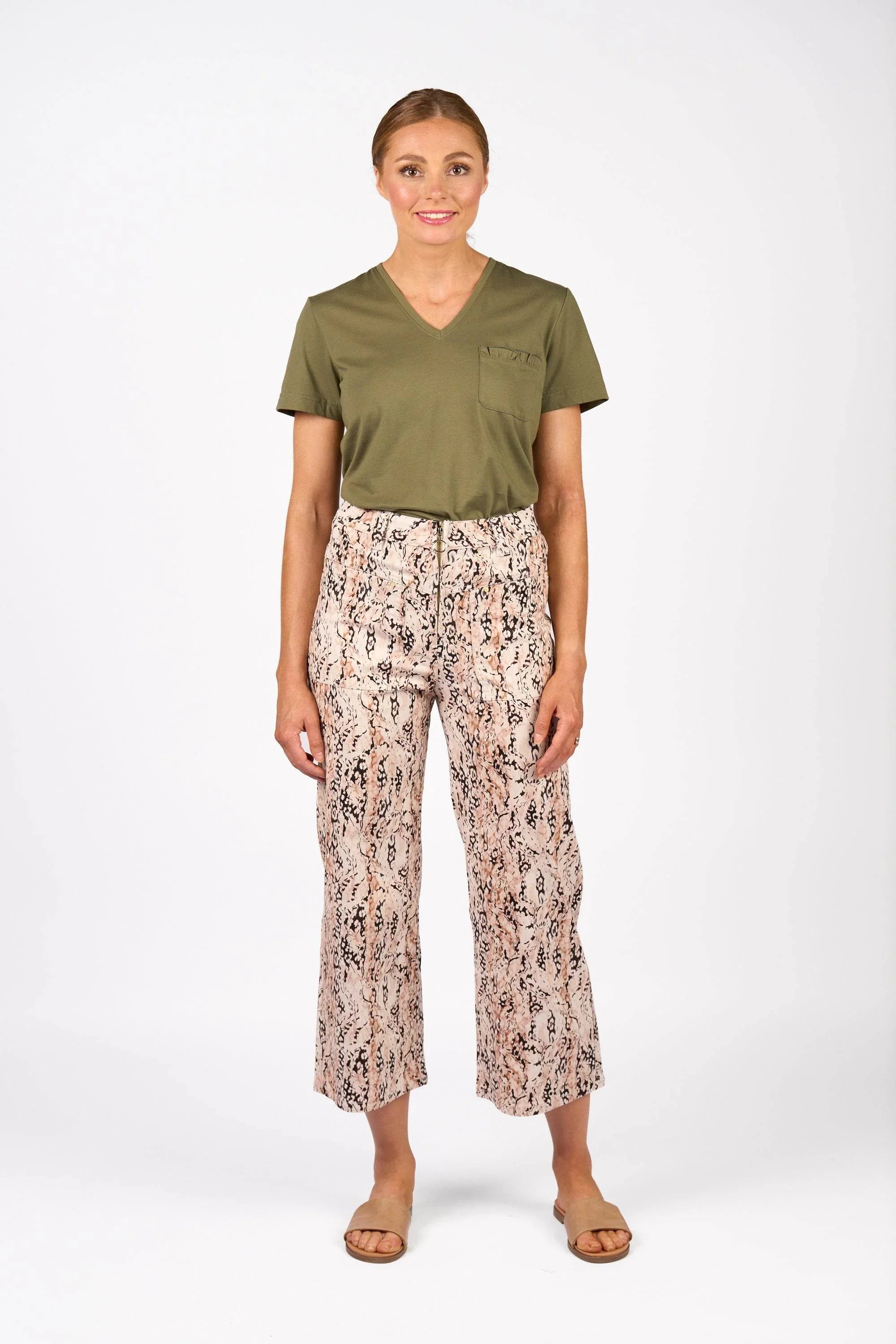 KNEWE Label women's K7105 Spin Jean in Bengal - close-up fabric detail