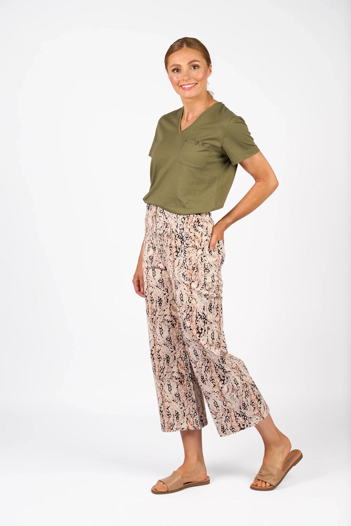 KNEWE Label women's K7105 Spin Jean in Bengal - close-up fabric detail