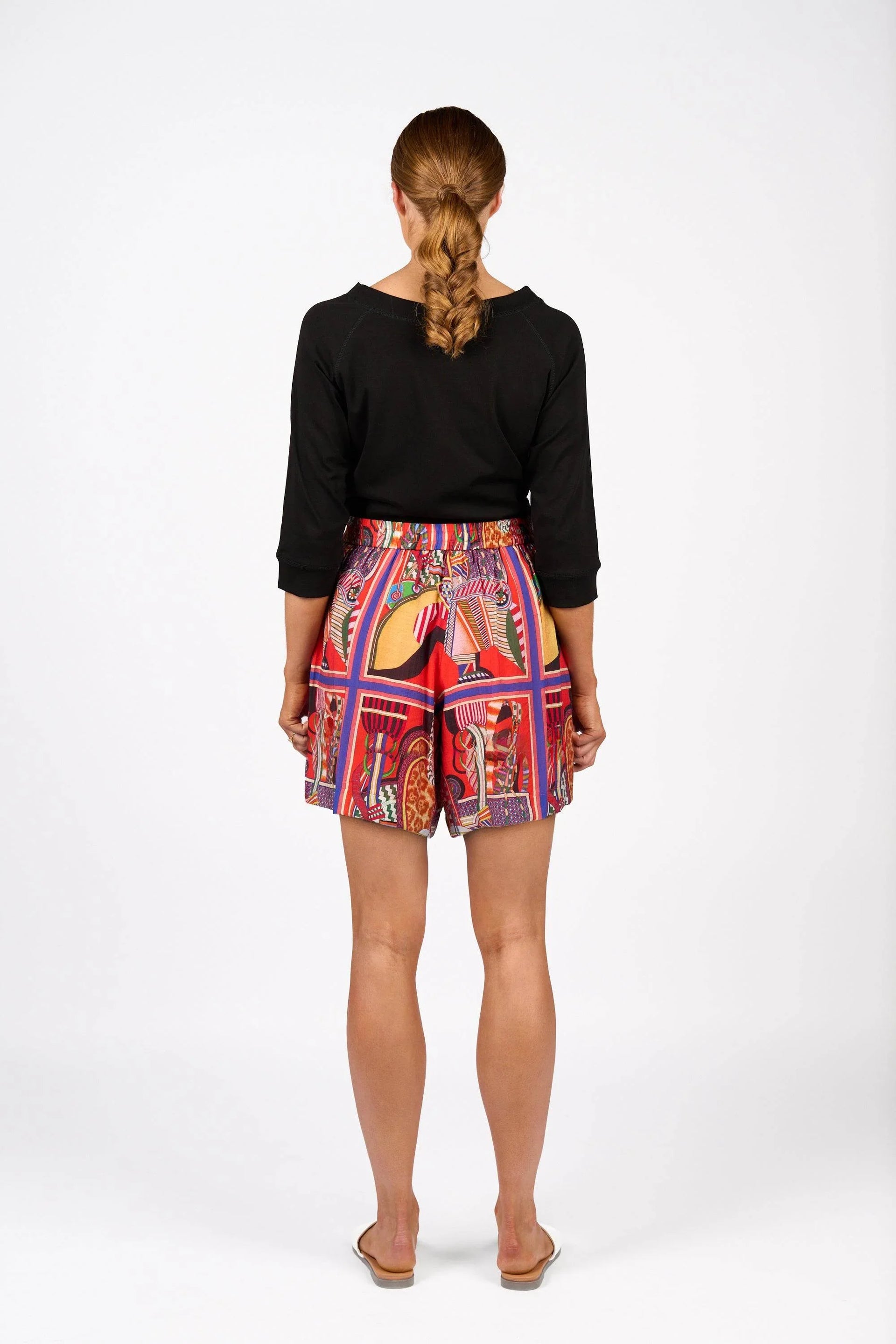 KNEWE Label women's K8013 Zephyr Short in Cleopatra - close-up fabric detail