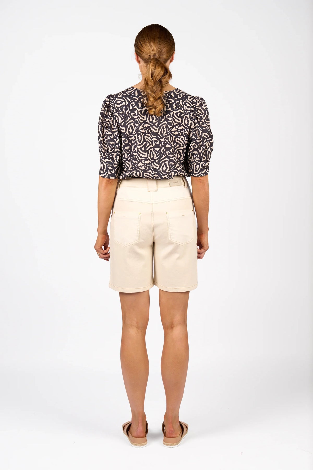 KNEWE Label women's K8016 Spin Short Natural in Denim - close-up fabric detail
